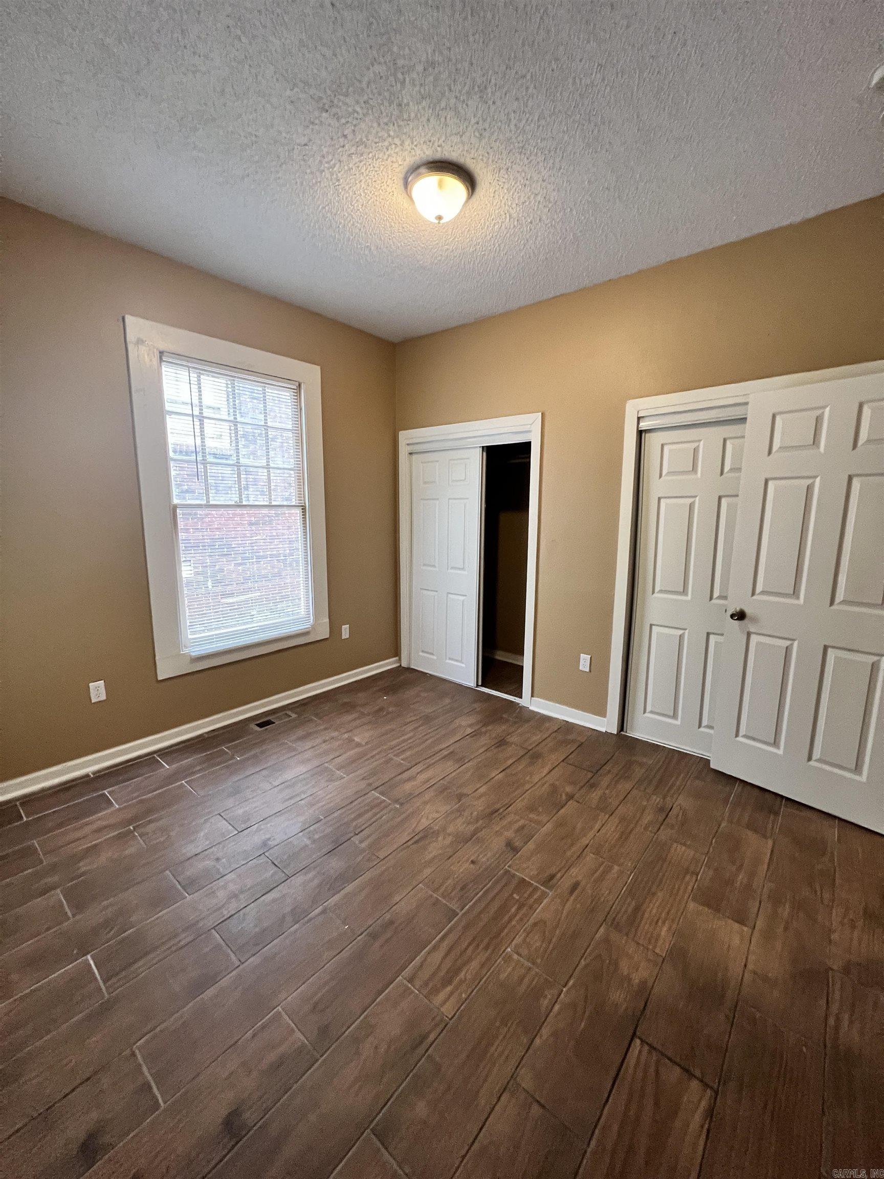 BARROW JOHN - Residential