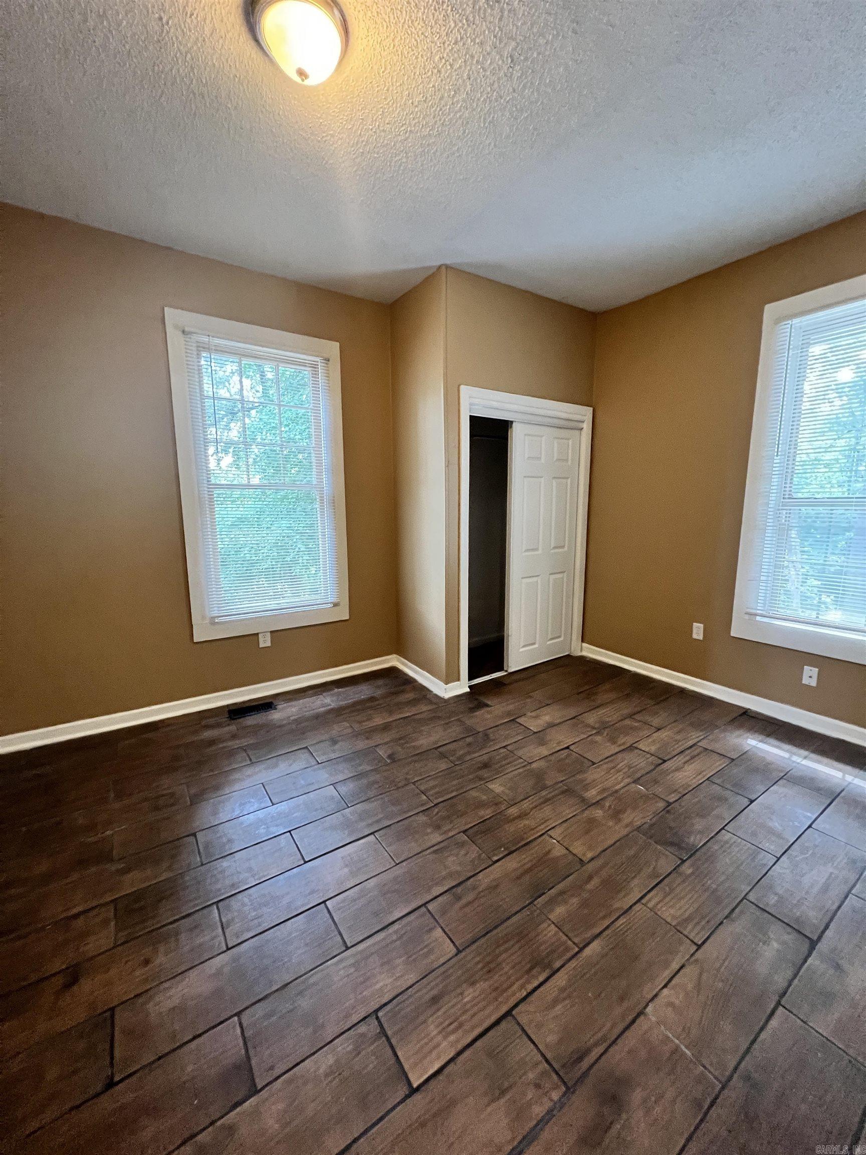 BARROW JOHN - Residential