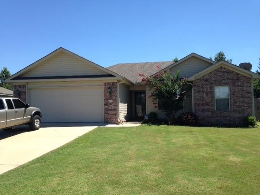 Absolute doll house that is move-in ready. Enjoy the open living concept for living, dining & kitchen area. Plenty of room in the living area that also includes surround-sound ready & waiting. Good workable kitchen w/breakfast bar, pantry, built-in microwave & frig that conveys open to tiled dining area. Master bath features a large walk-in closets, new master shower, & separate jetted tub. Separate laundry room w/washer/dryer negotiable. Extra landscaping in the front & back yard. See agent remarks.