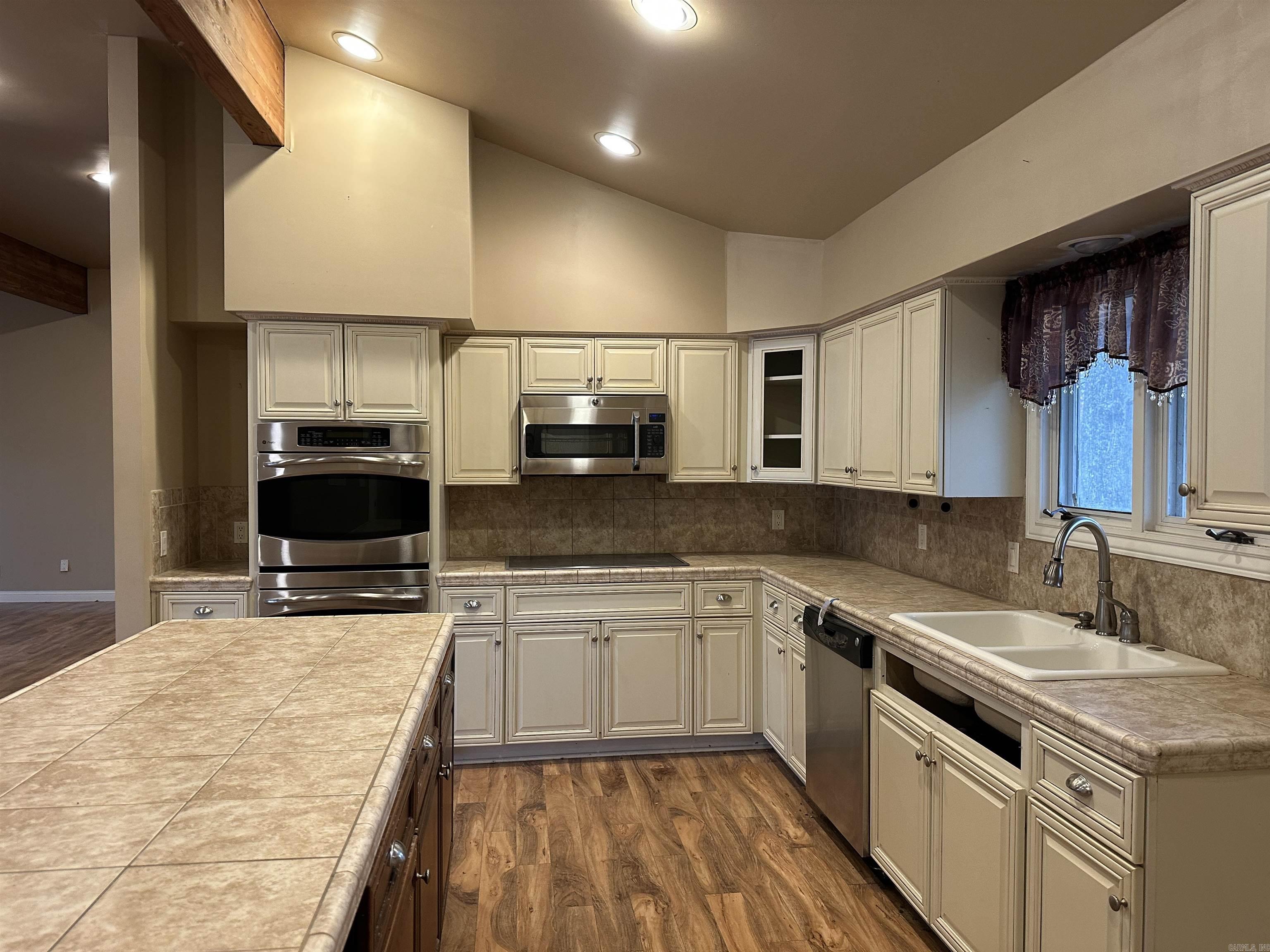 Village Green 1st - Residential