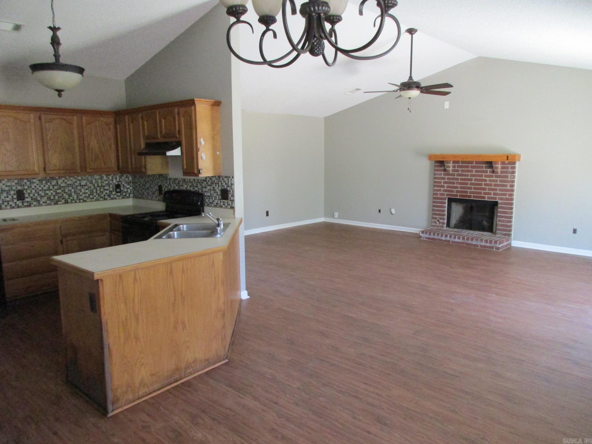 ROLLING BROOK - Residential