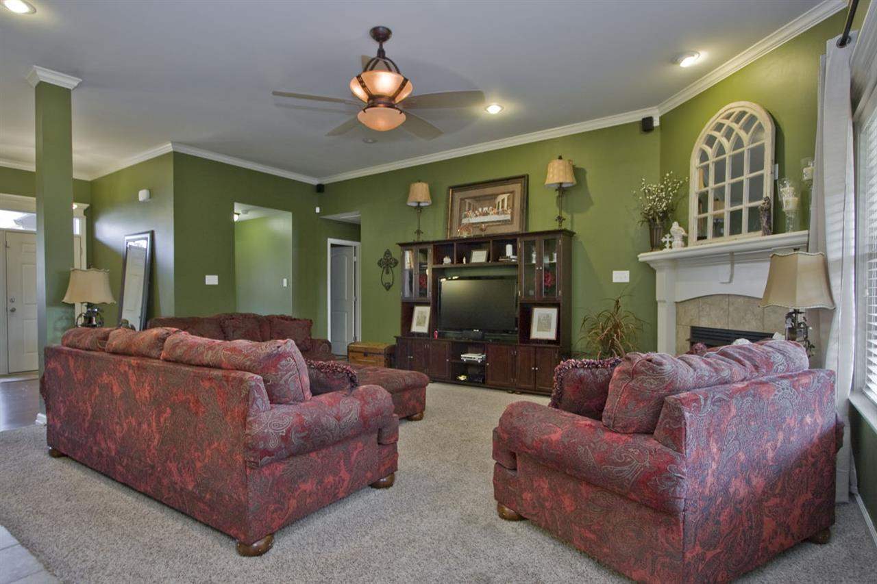 KINGS CROSSING - Residential