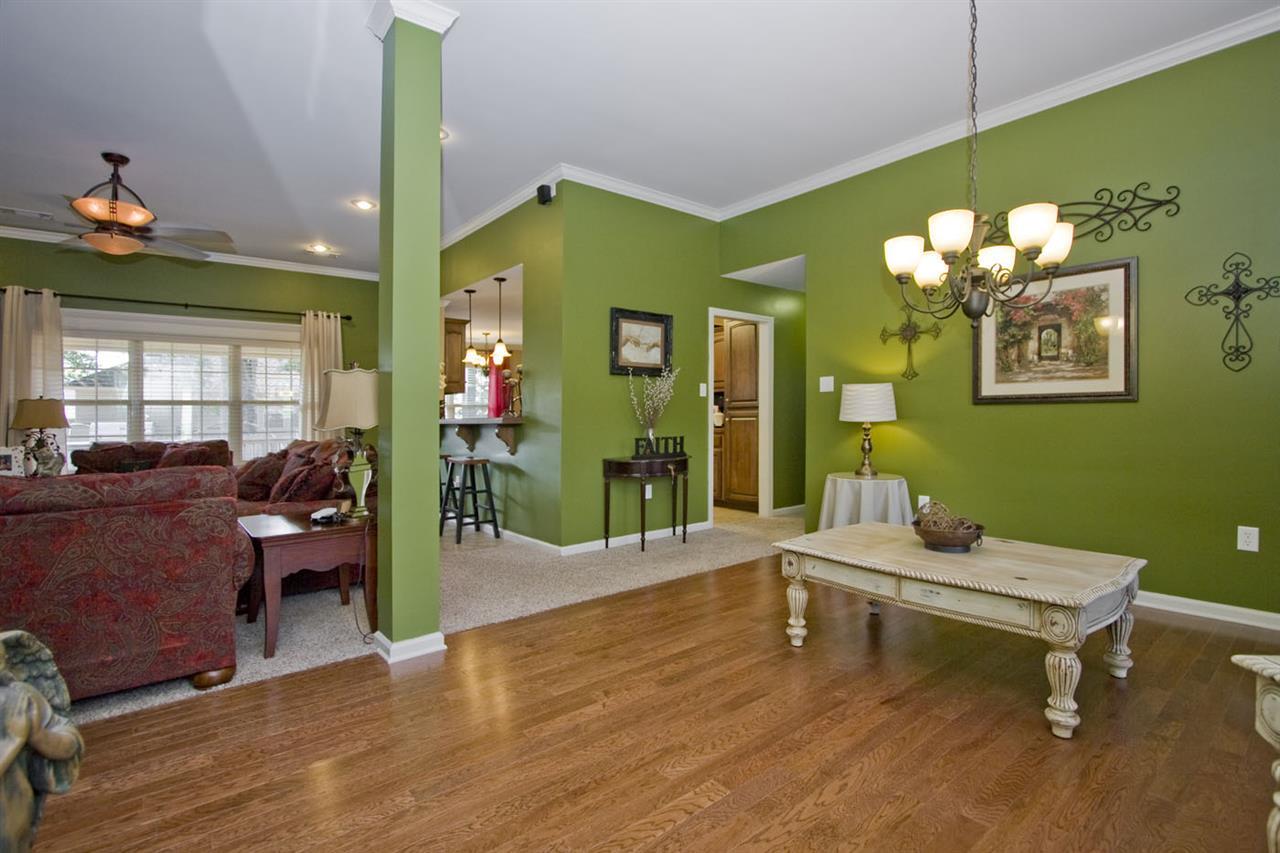 KINGS CROSSING - Residential