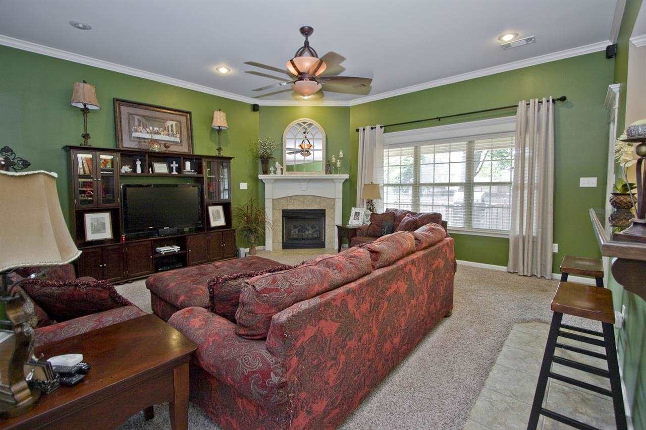 KINGS CROSSING - Residential