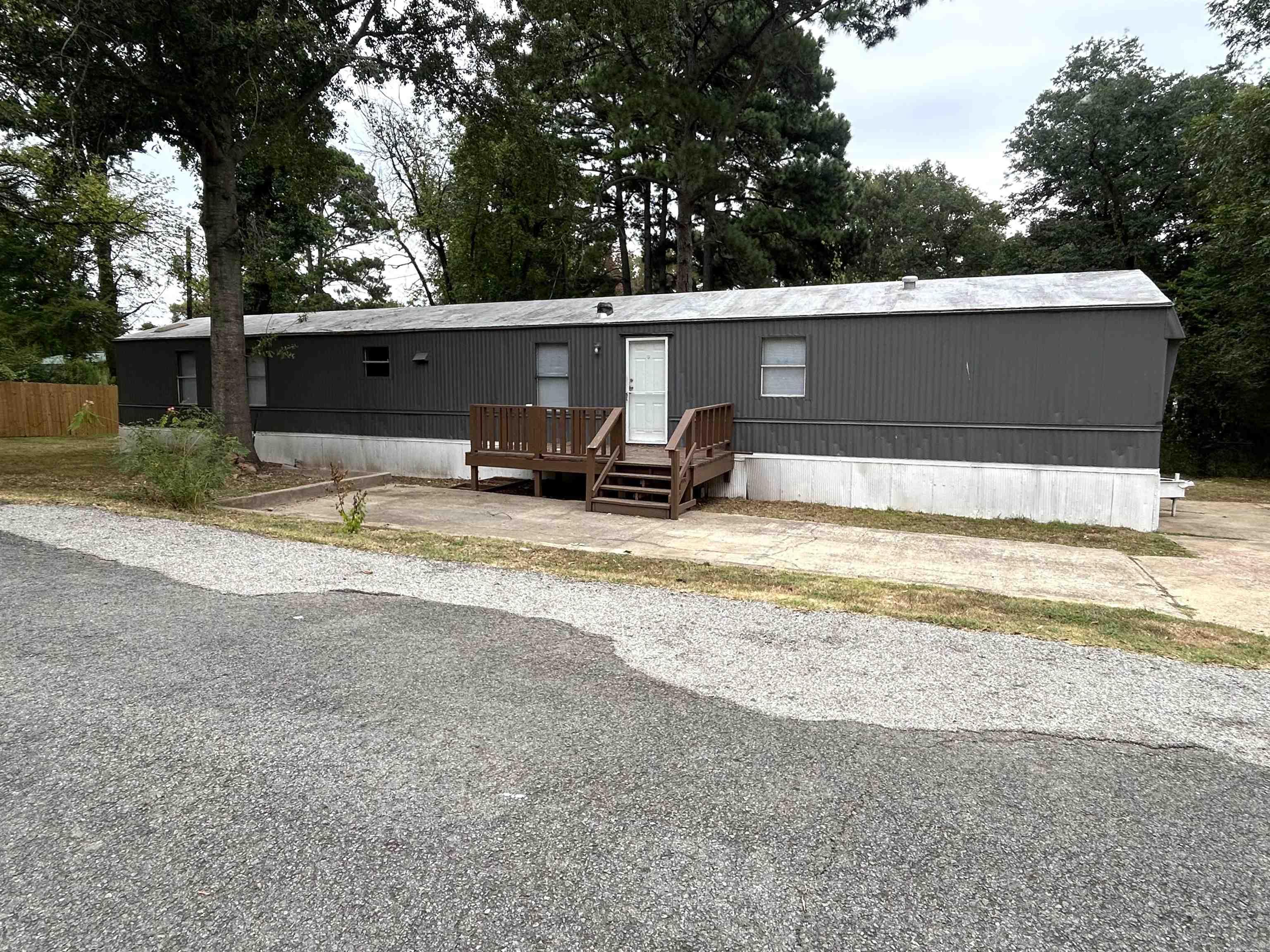 Recently renovated 3 bed, 2 bath home featuring approximately 1,216 square feet of living space. This move-in-ready property offers great potential as an investment opportunity. Donāt miss outāschedule your showing today!