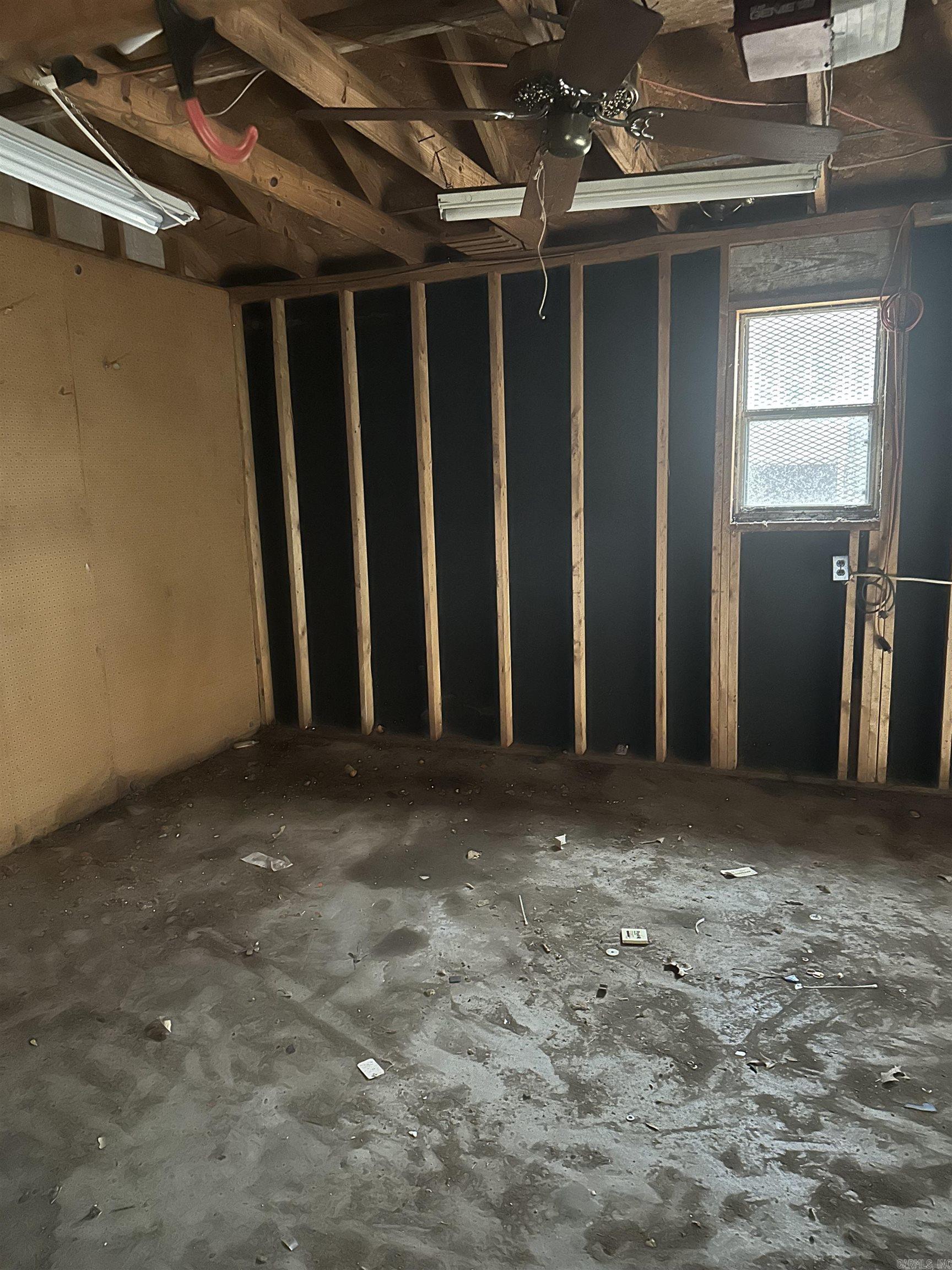 STEWART MANOR - Residential