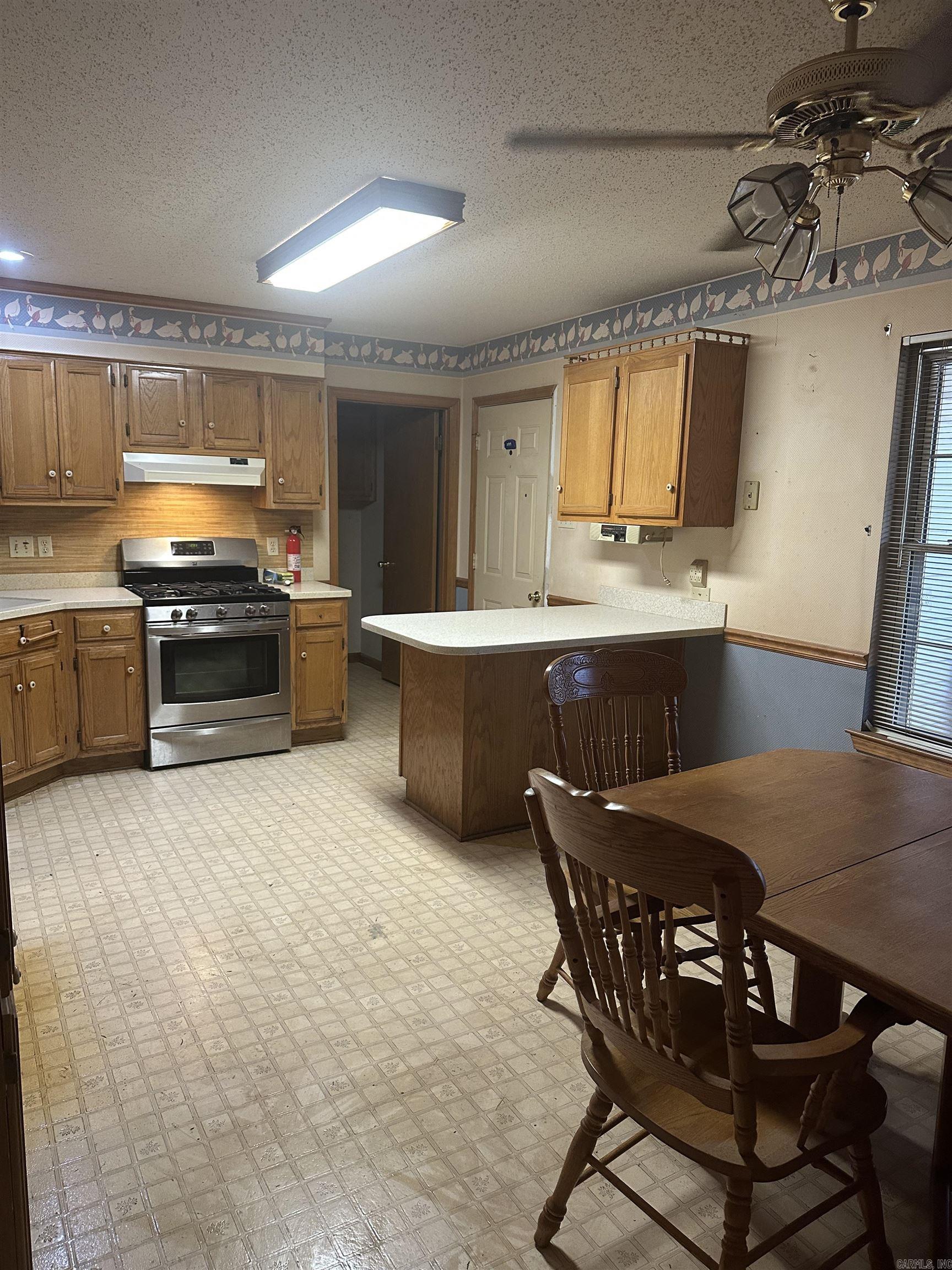 STEWART MANOR - Residential