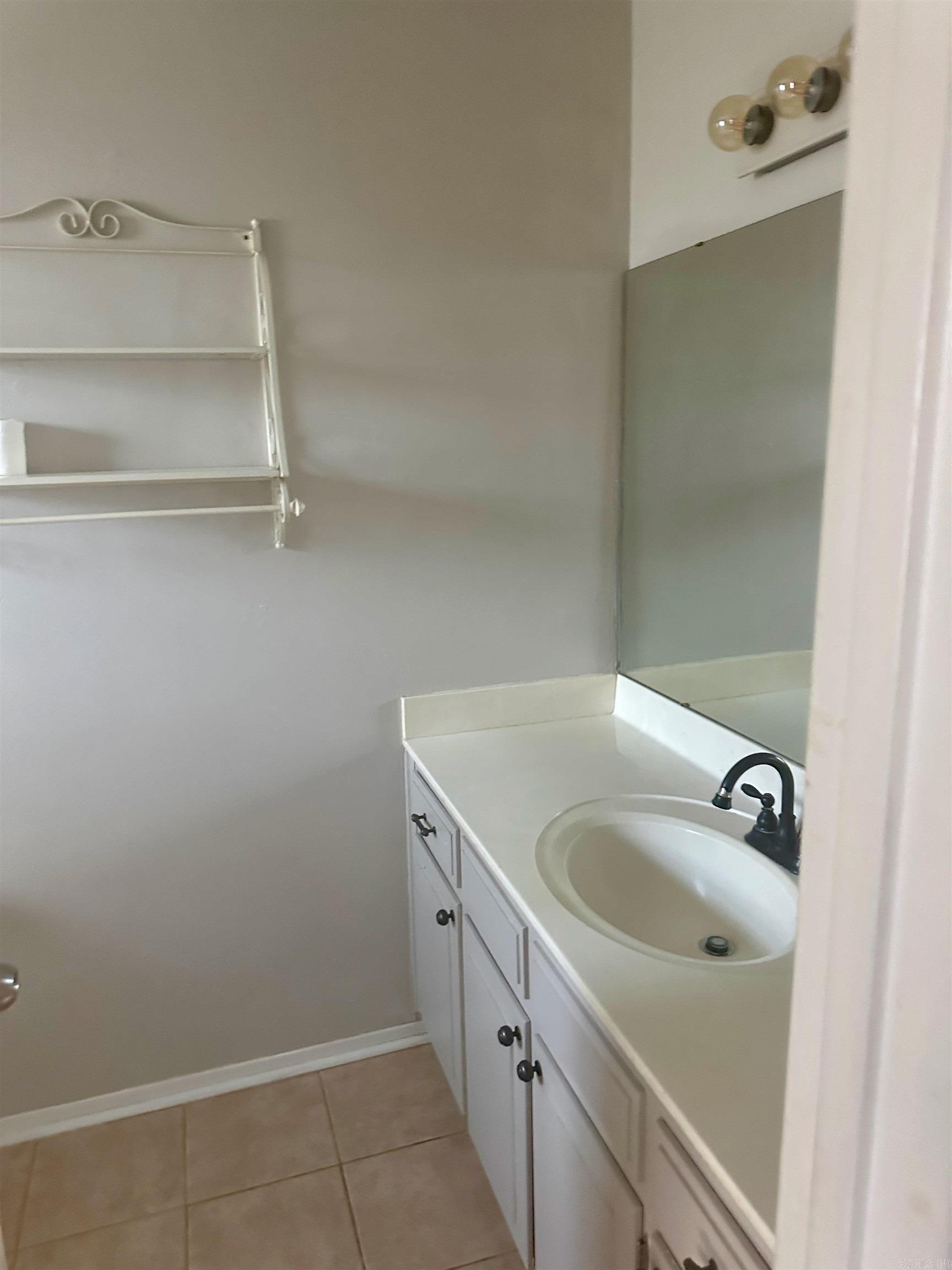 COUNTRY WOOD SUB UNIT - Residential