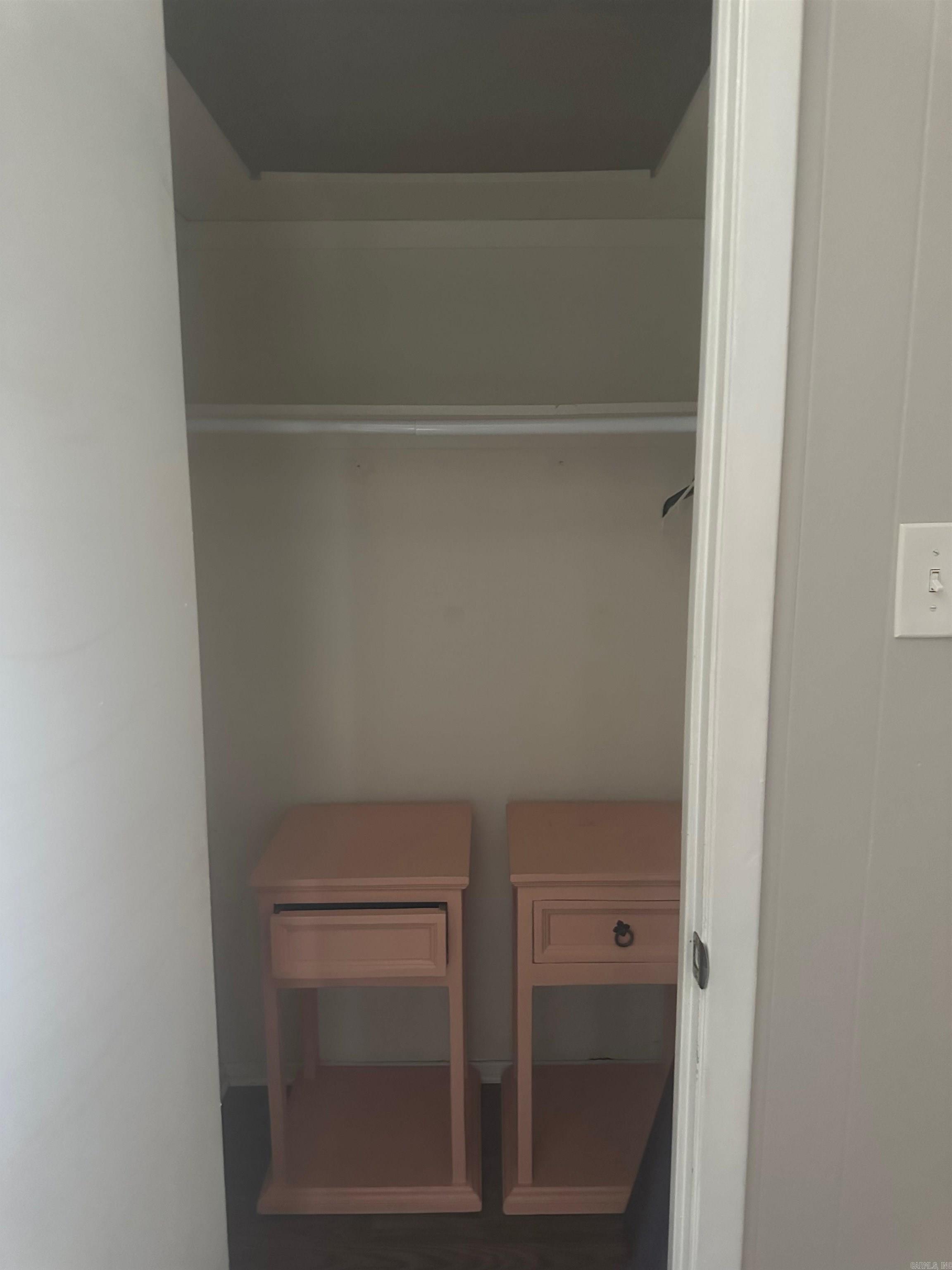 COUNTRY WOOD SUB UNIT - Residential