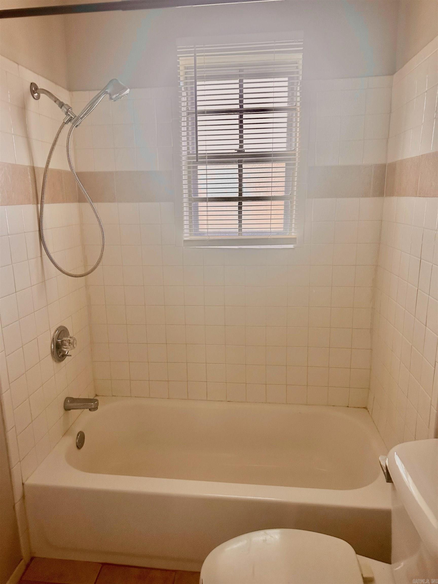 COUNTRY WOOD SUB UNIT - Residential