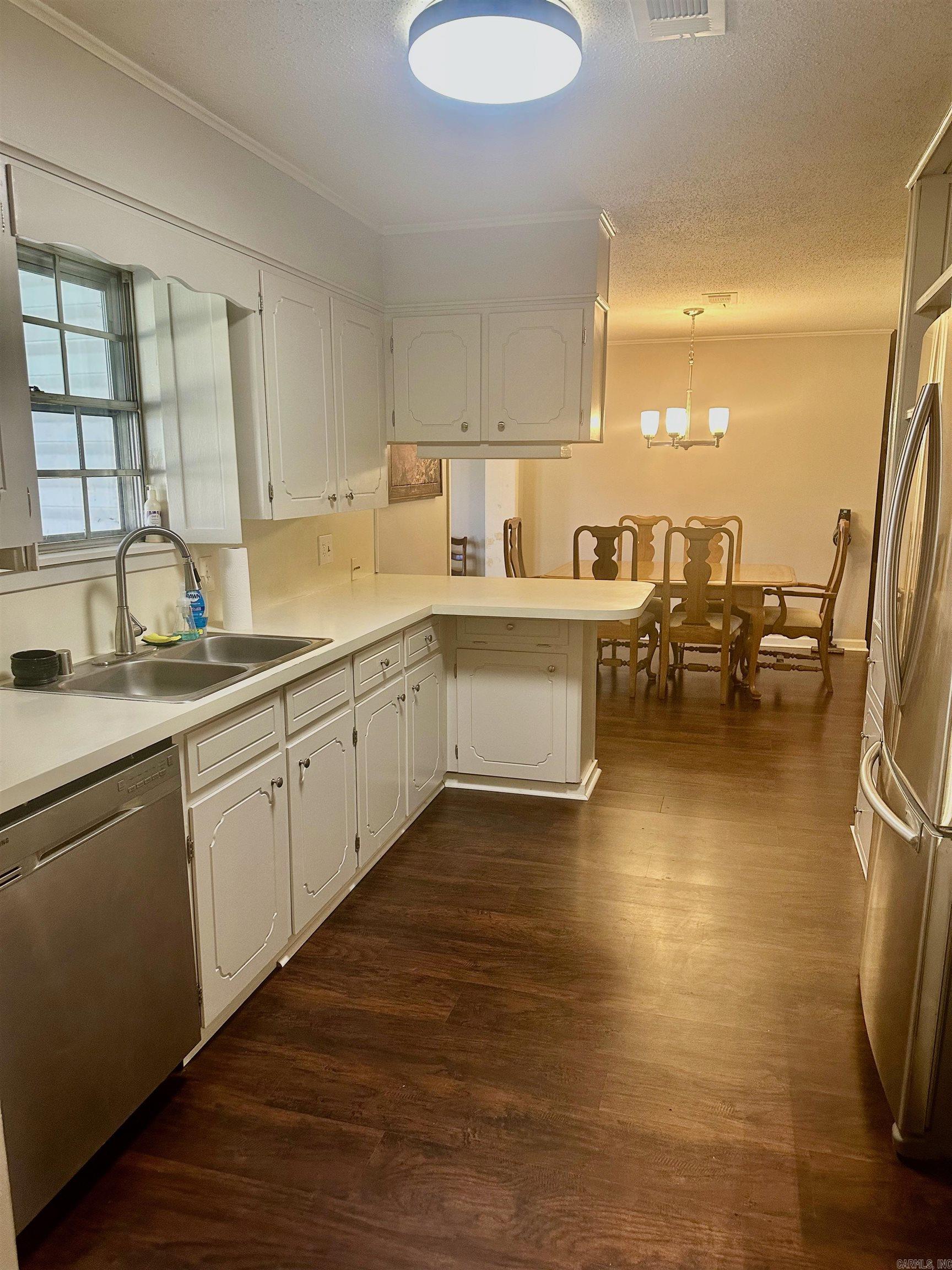 COUNTRY WOOD SUB UNIT - Residential