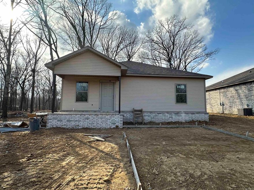 Welcome to your NEW home! This 3 bedroom 2 bath home is perfect! Open floor plan, big living room. Great counter tops, tiled backsplash, Painted cabinets, stainless steel  and black appliances, dishwasher and built in microwave! Master bath has a double vanities and tile shower.  All bedrooms have great closets and ceiling fans! Master and living room are huge! Call today!