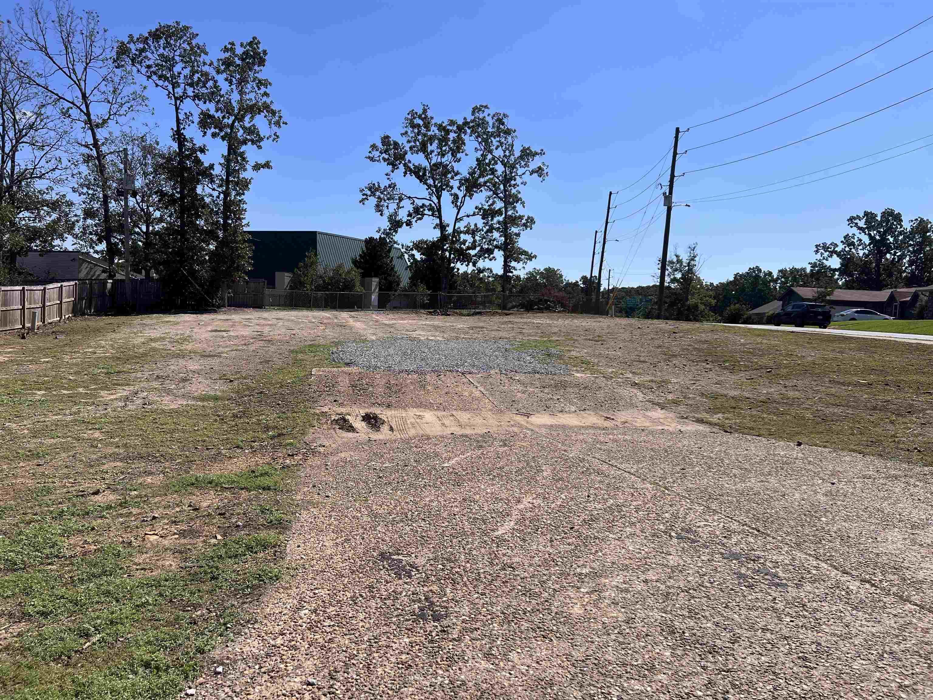 Perfect lot to build your new construction home in the middle of the city! Lot is already cleared, prepped and ready for construction!