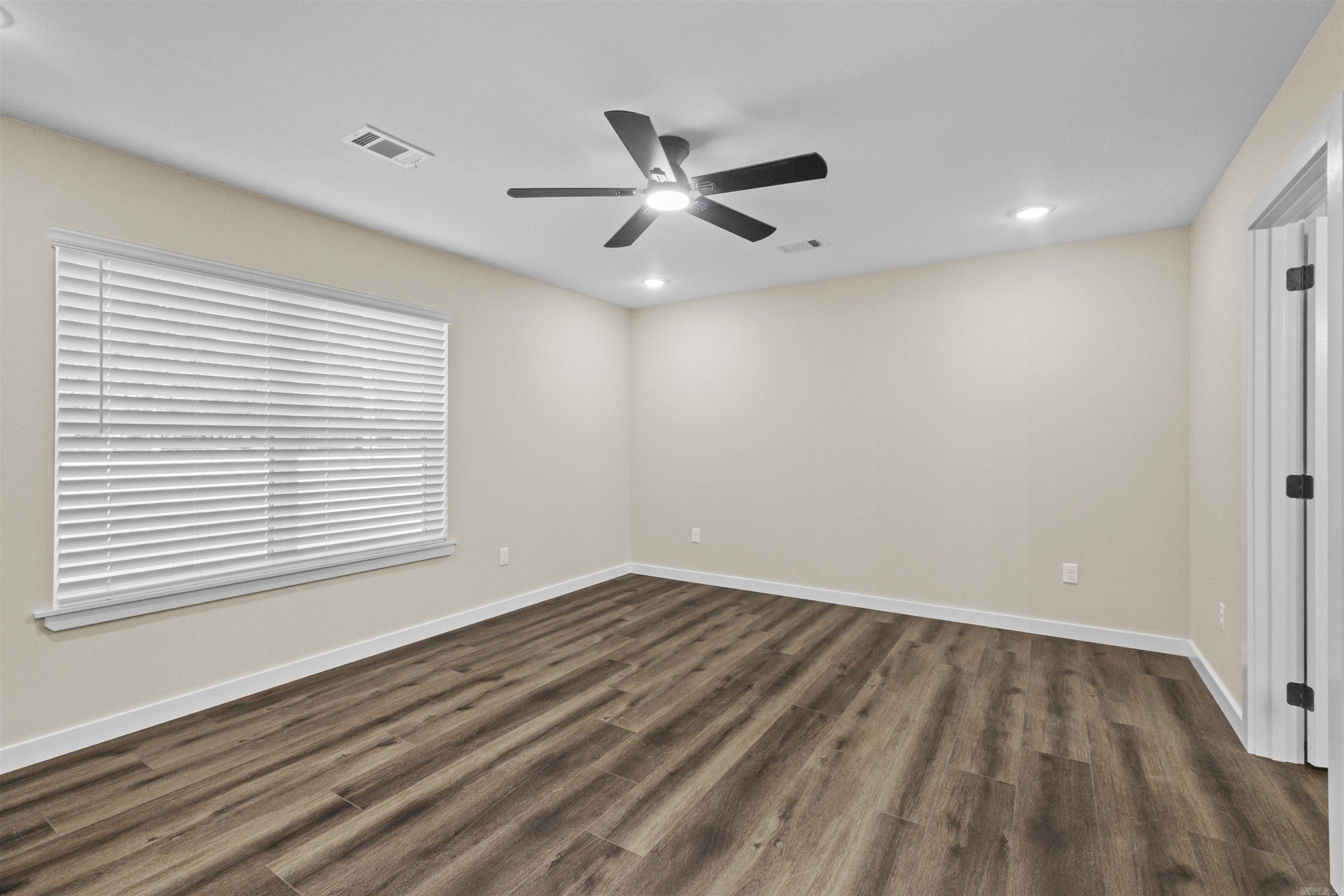 LAKE FARM - Residential