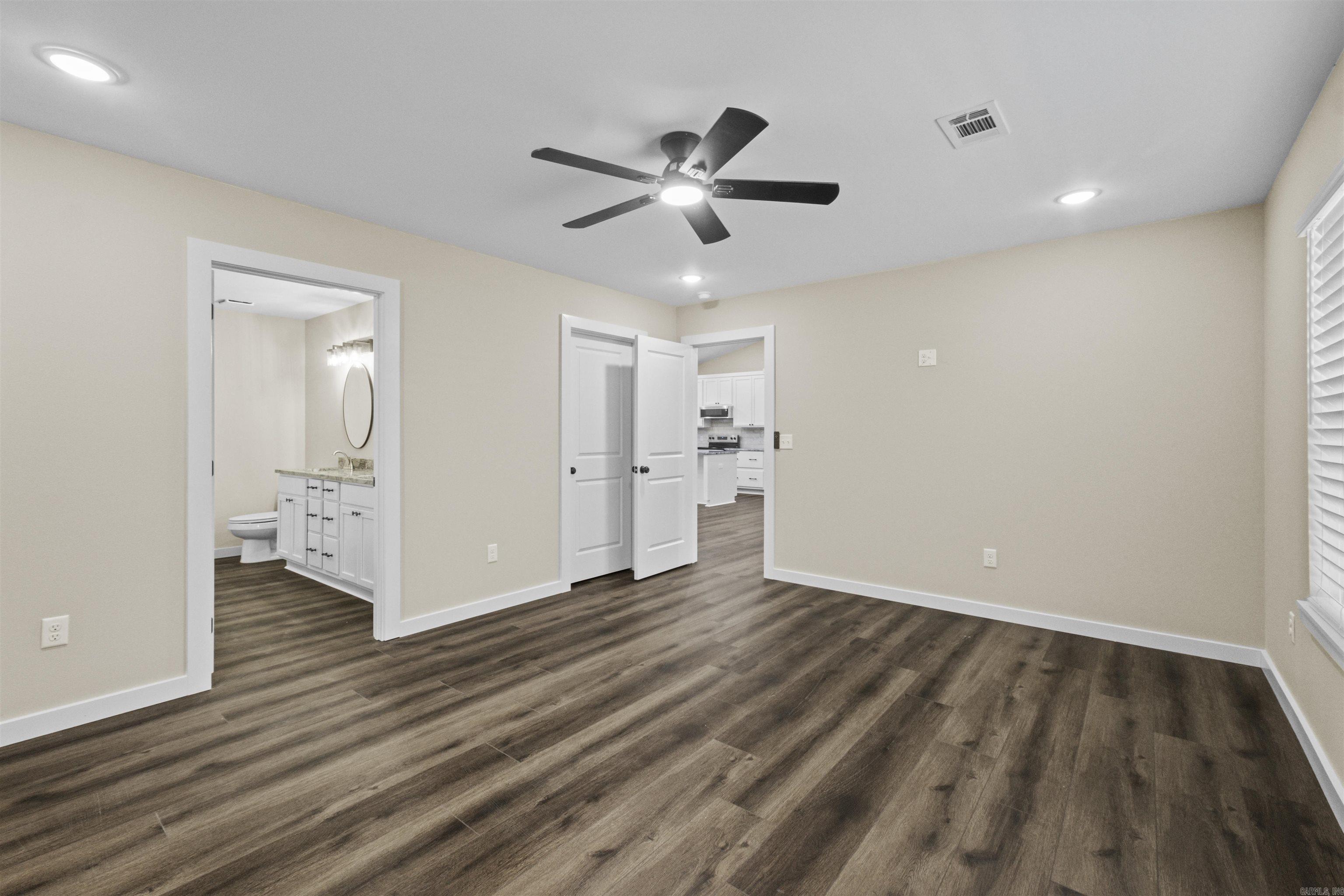 LAKE FARM - Residential