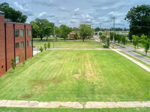 MLS: 25009423
