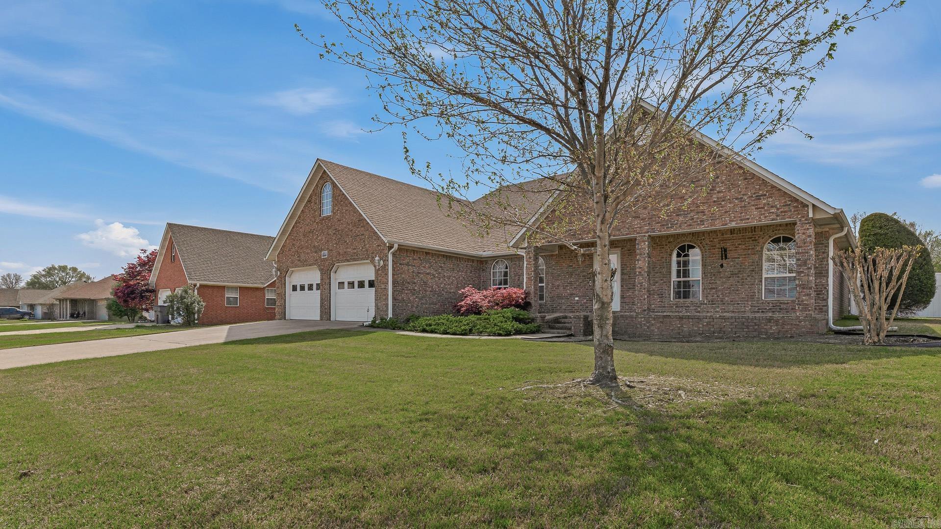 CARRIAGE HILL - Residential