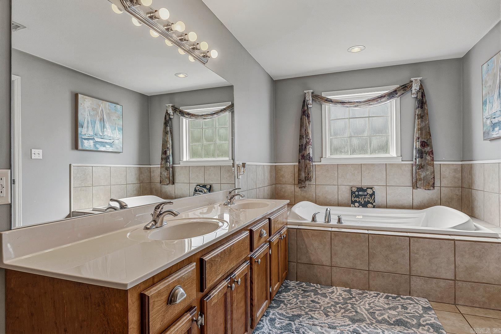 CARRIAGE HILL - Residential