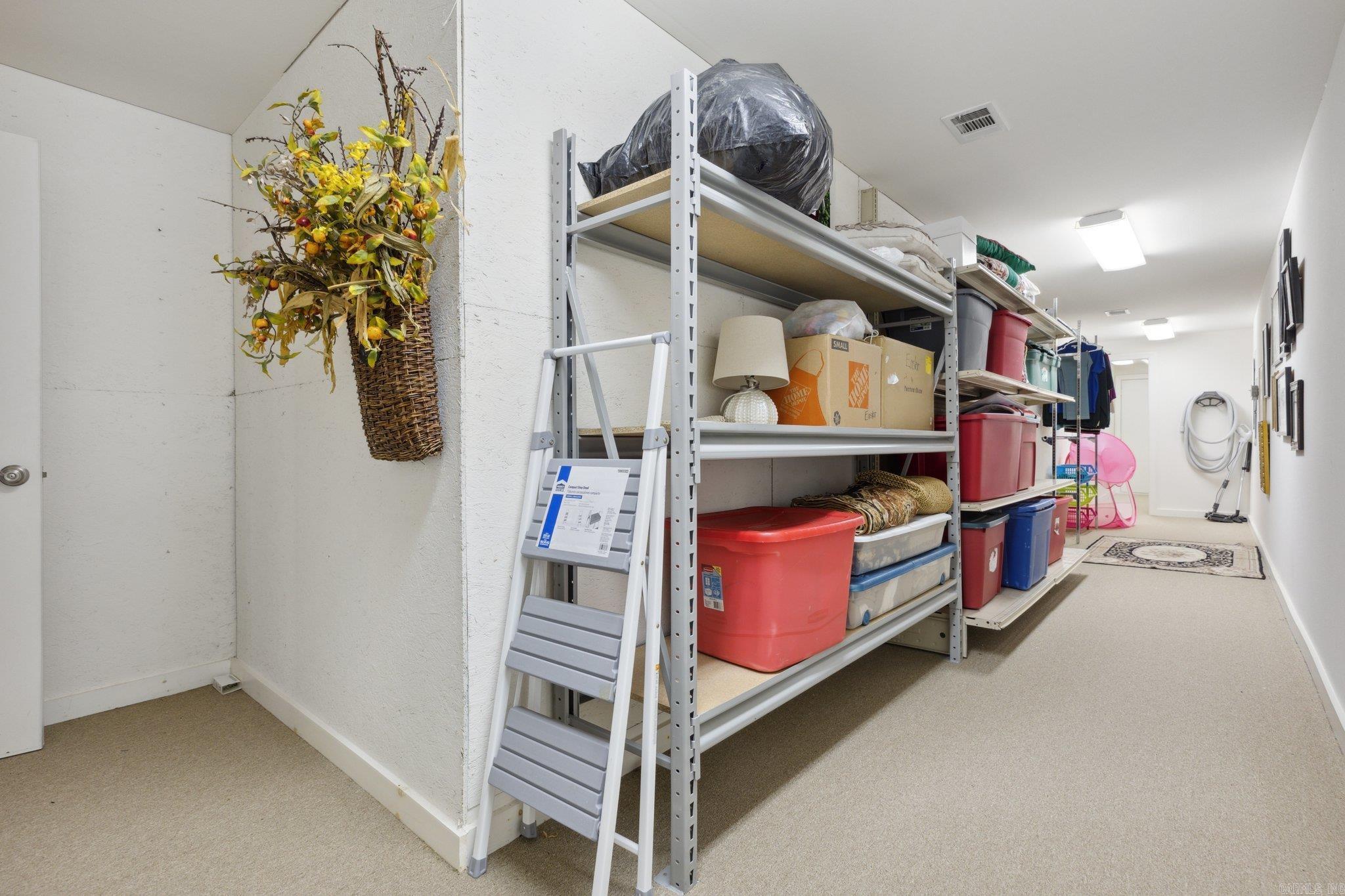 HURRICANE LAKE EST - Residential