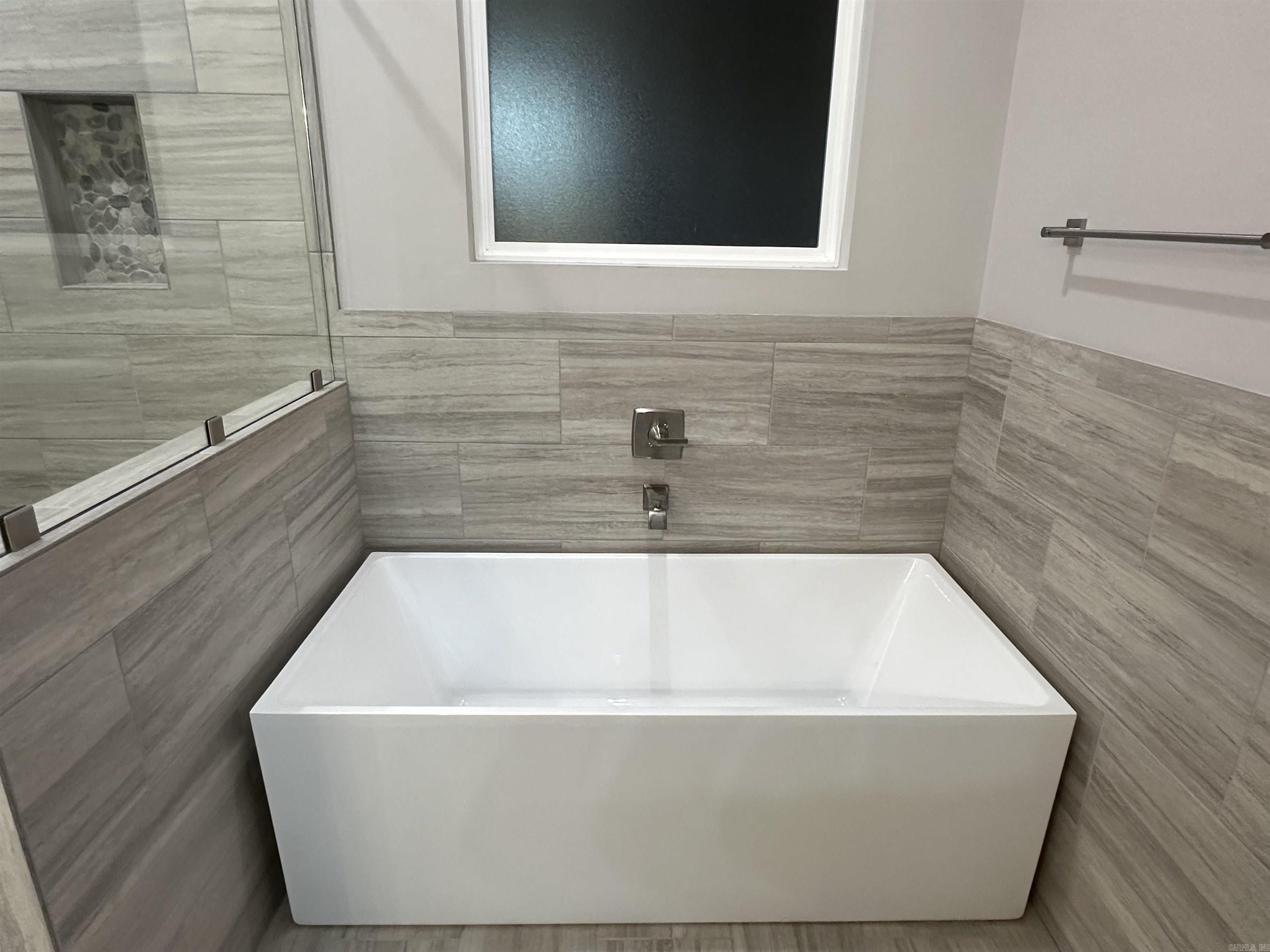 HURRICANE LAKE EST - Residential