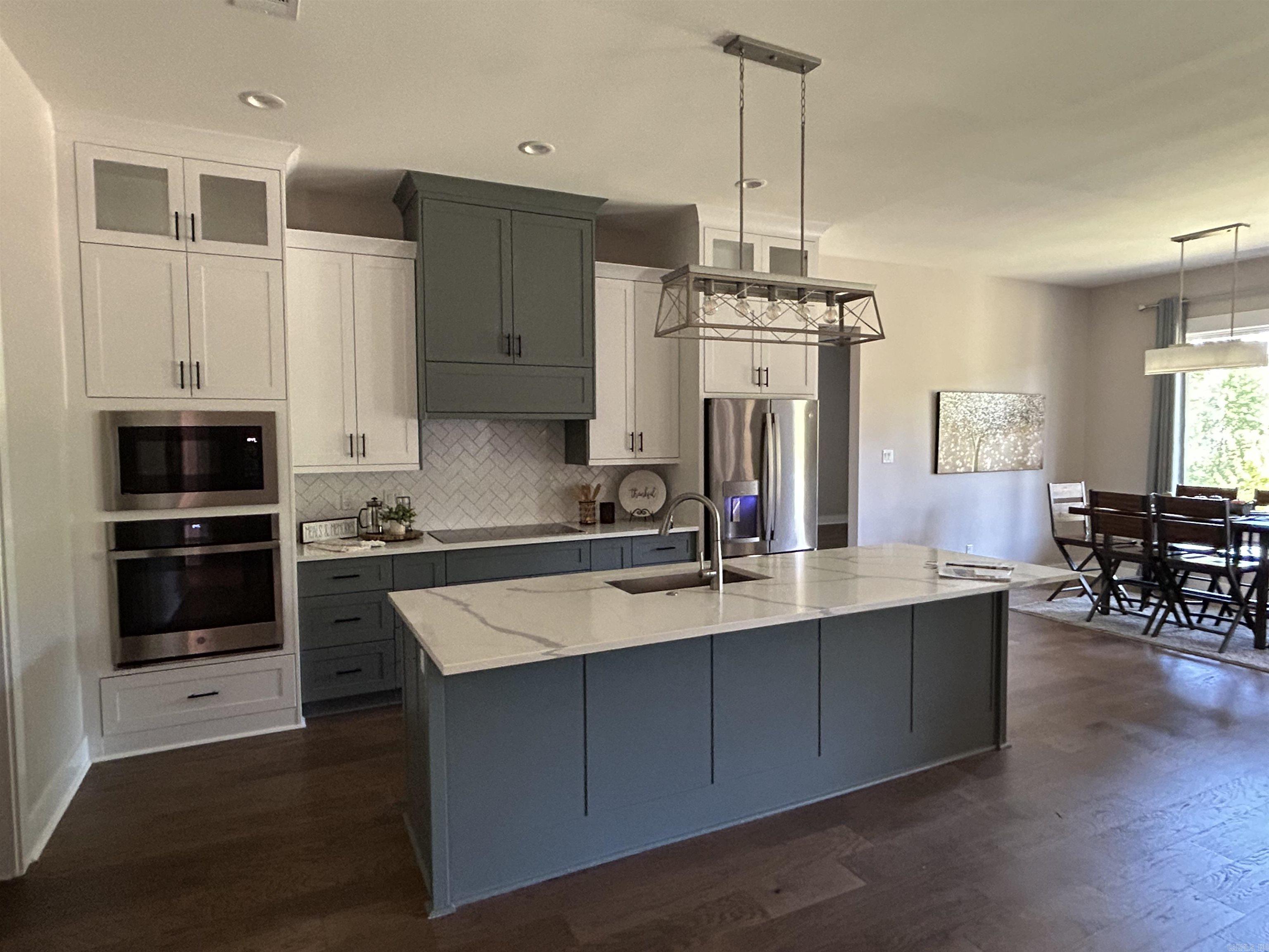 HURRICANE LAKE EST - Residential