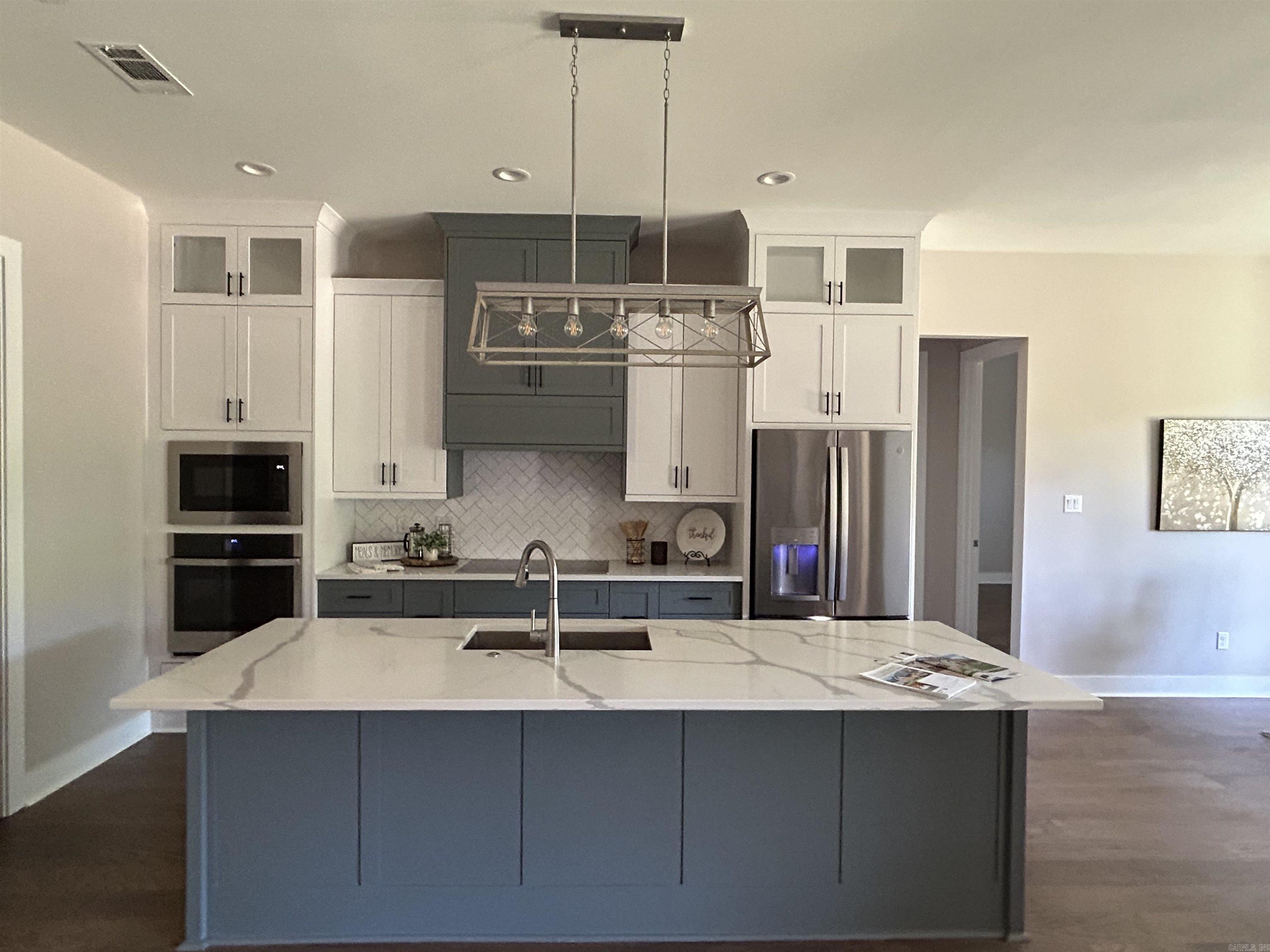 HURRICANE LAKE EST - Residential