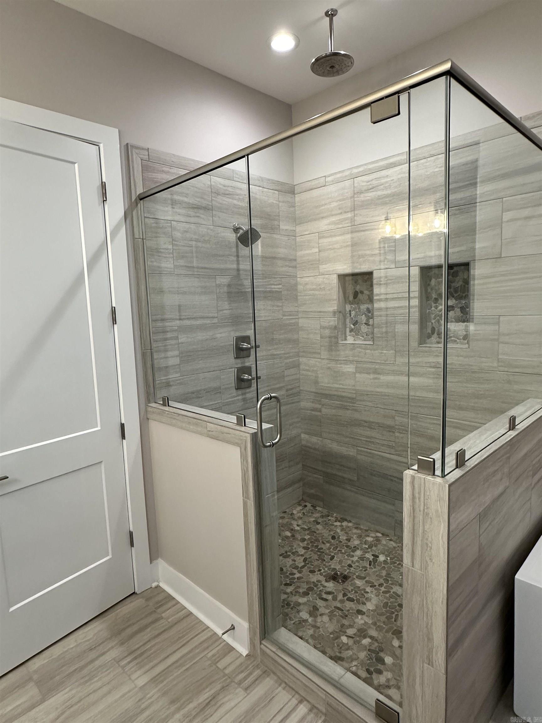 HURRICANE LAKE EST - Residential