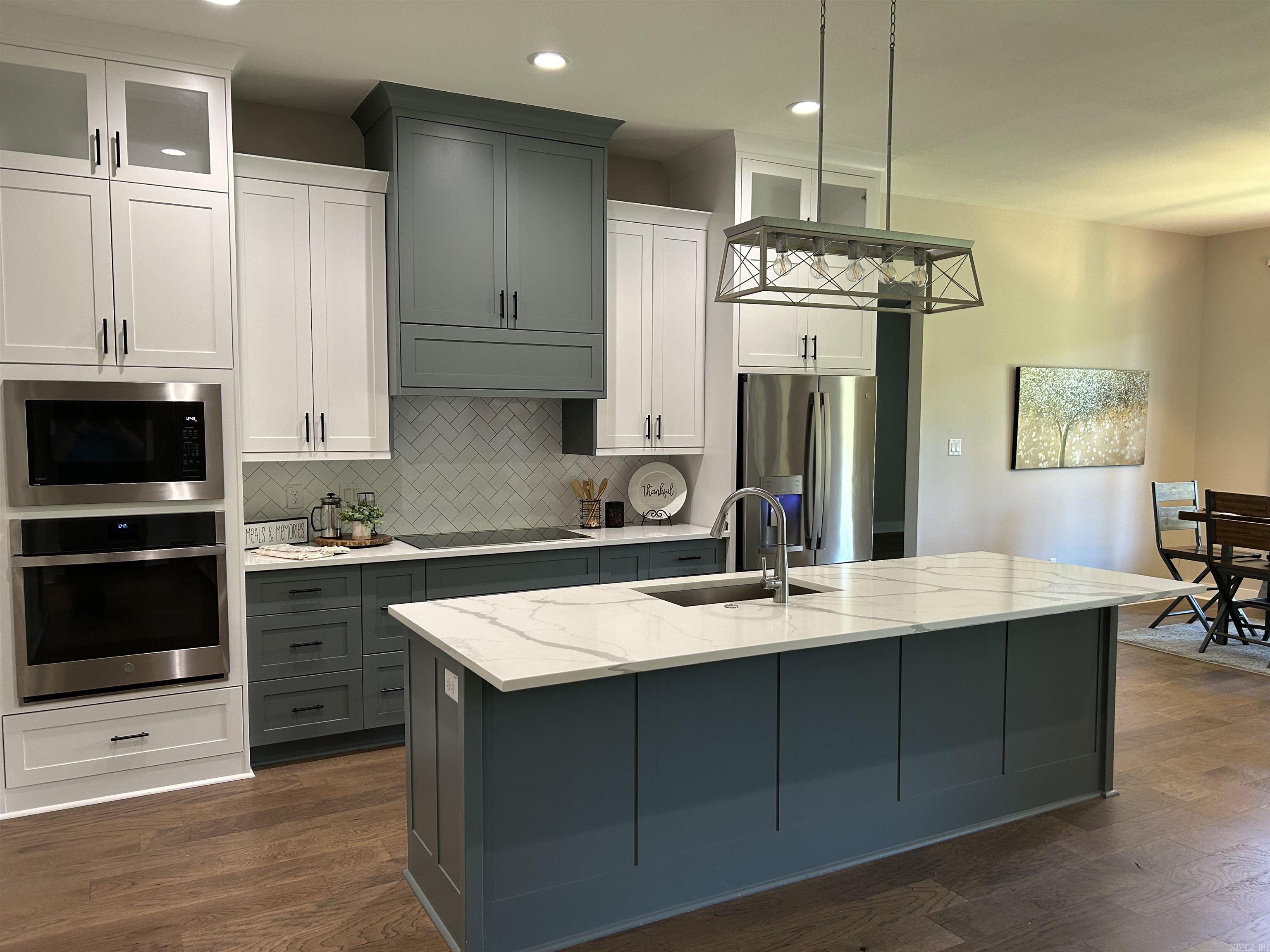 HURRICANE LAKE EST - Residential