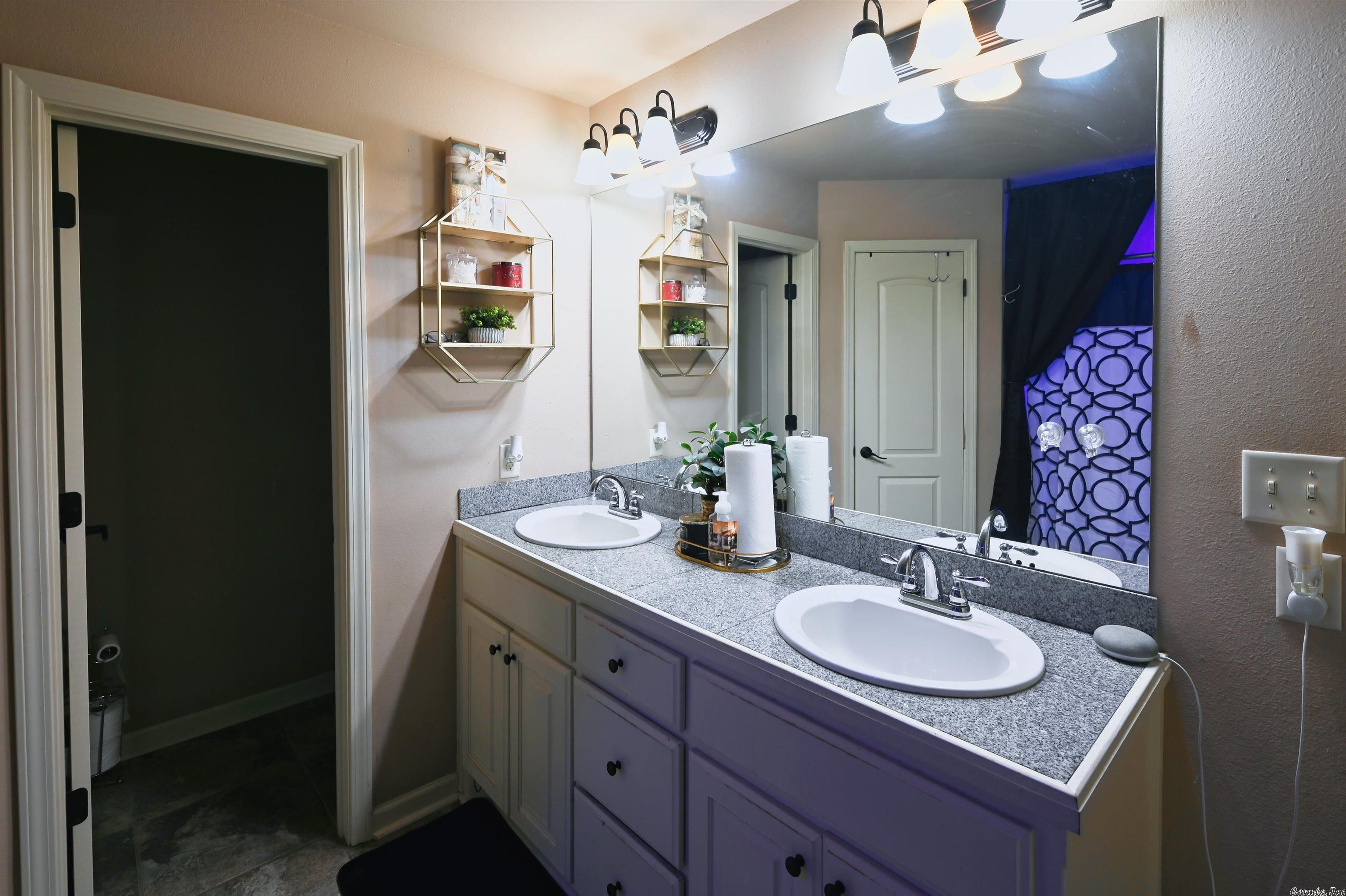 STONE LINKS ADDN - Residential