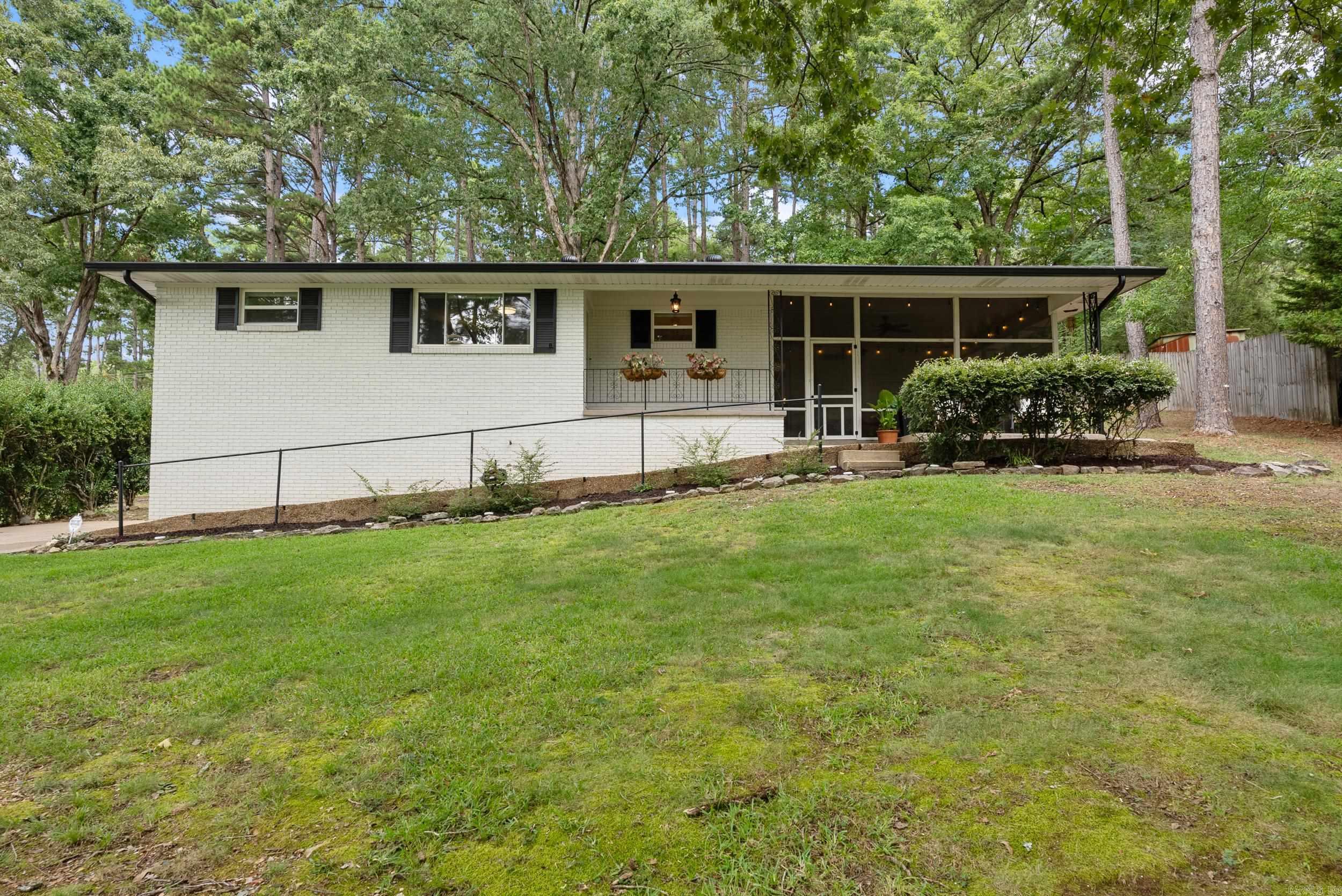 SPRING VALLEY MANOR - Residential