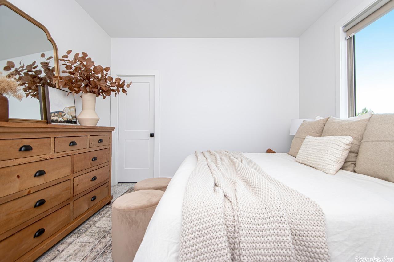 THE POINTE HURRICANE ESTATES - Residential