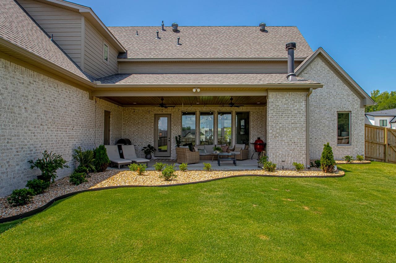 THE POINTE HURRICANE ESTATES - Residential