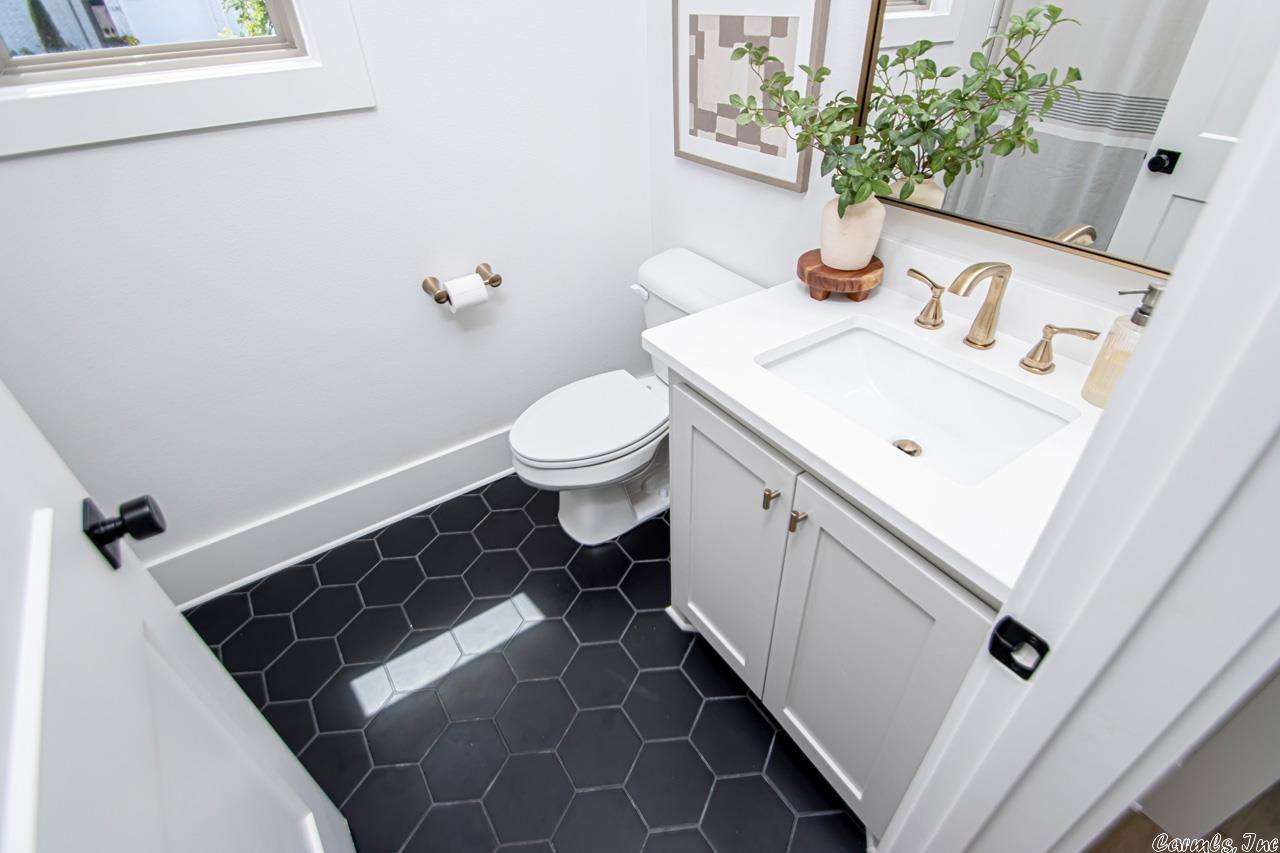 THE POINTE HURRICANE ESTATES - Residential