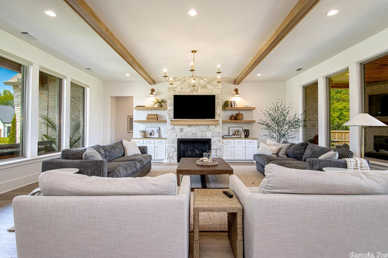 THE POINTE HURRICANE ESTATES - Residential