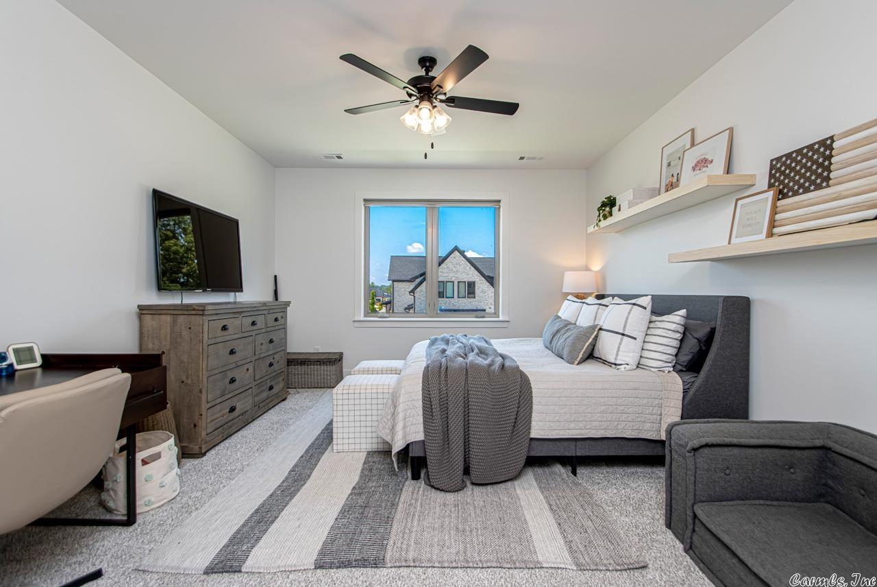 THE POINTE HURRICANE ESTATES - Residential