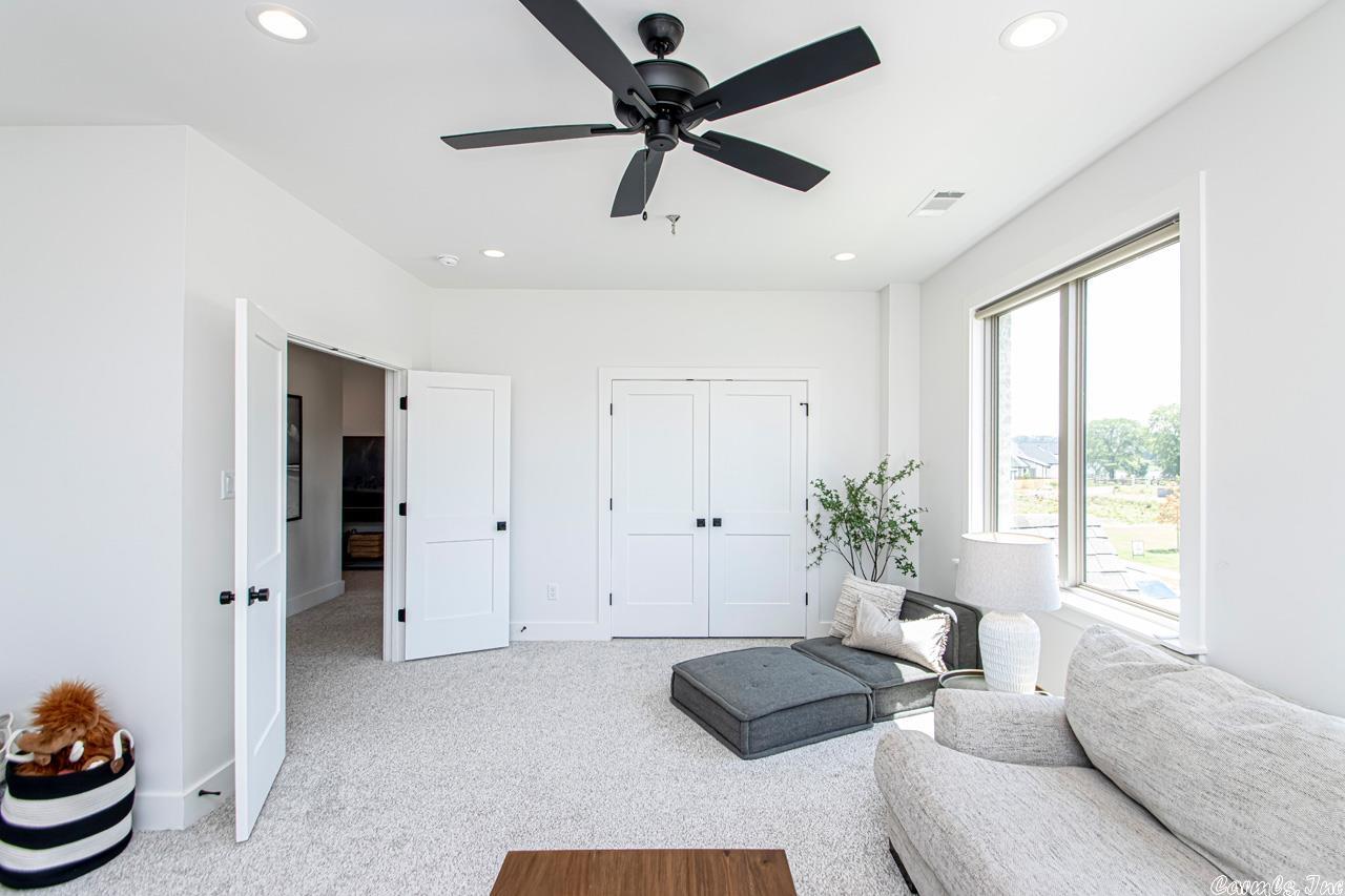 THE POINTE HURRICANE ESTATES - Residential