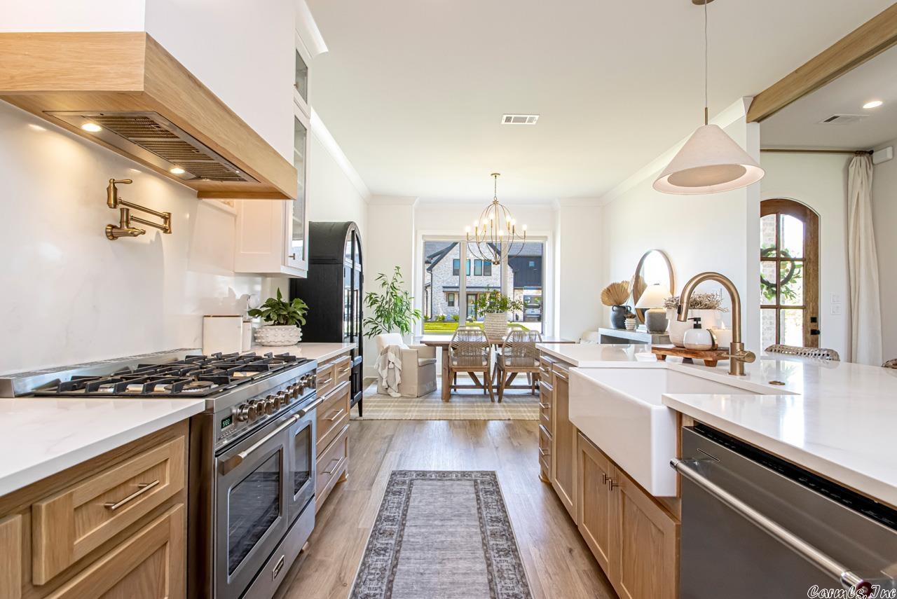 THE POINTE HURRICANE ESTATES - Residential