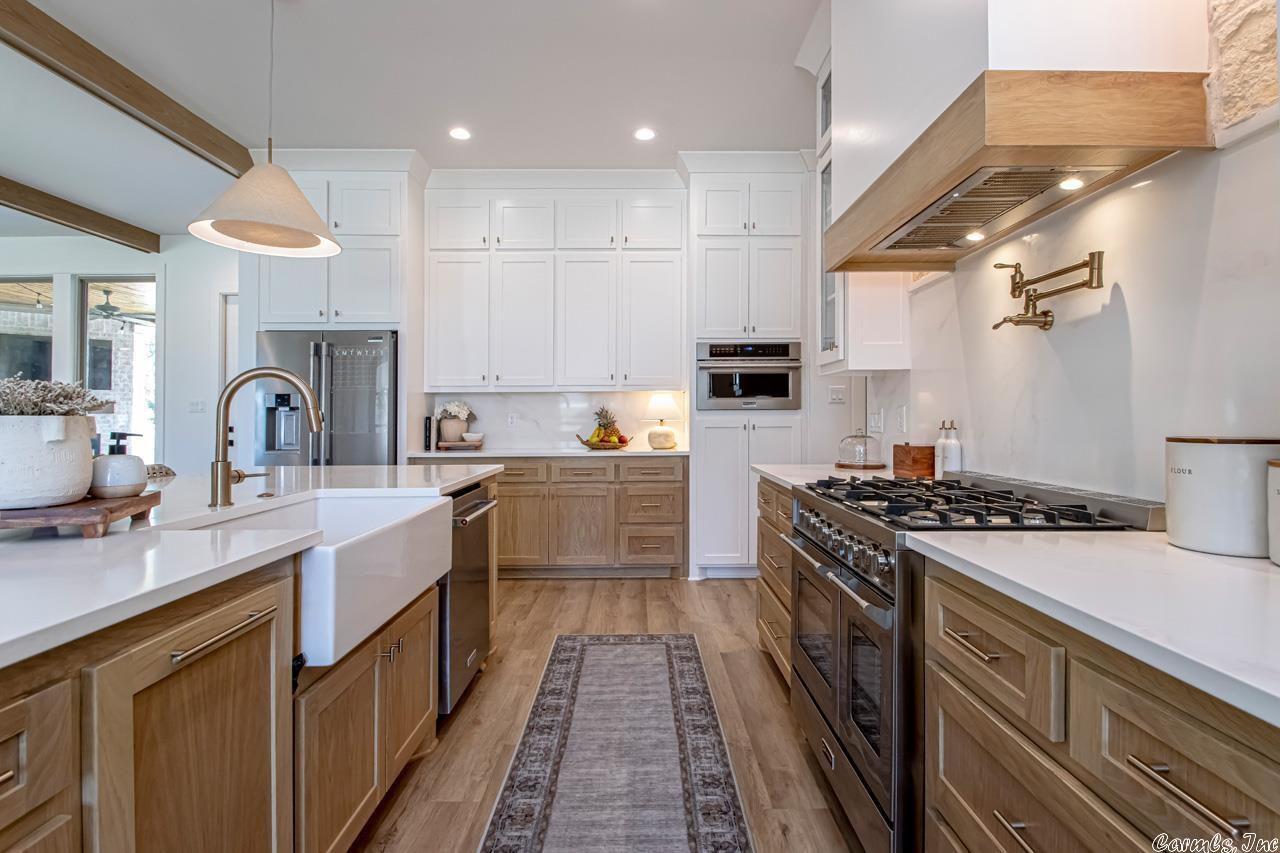 THE POINTE HURRICANE ESTATES - Residential