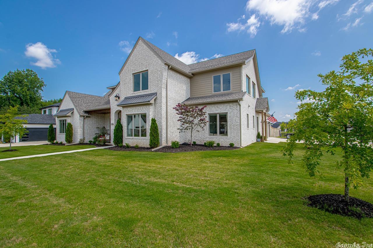 THE POINTE HURRICANE ESTATES - Residential