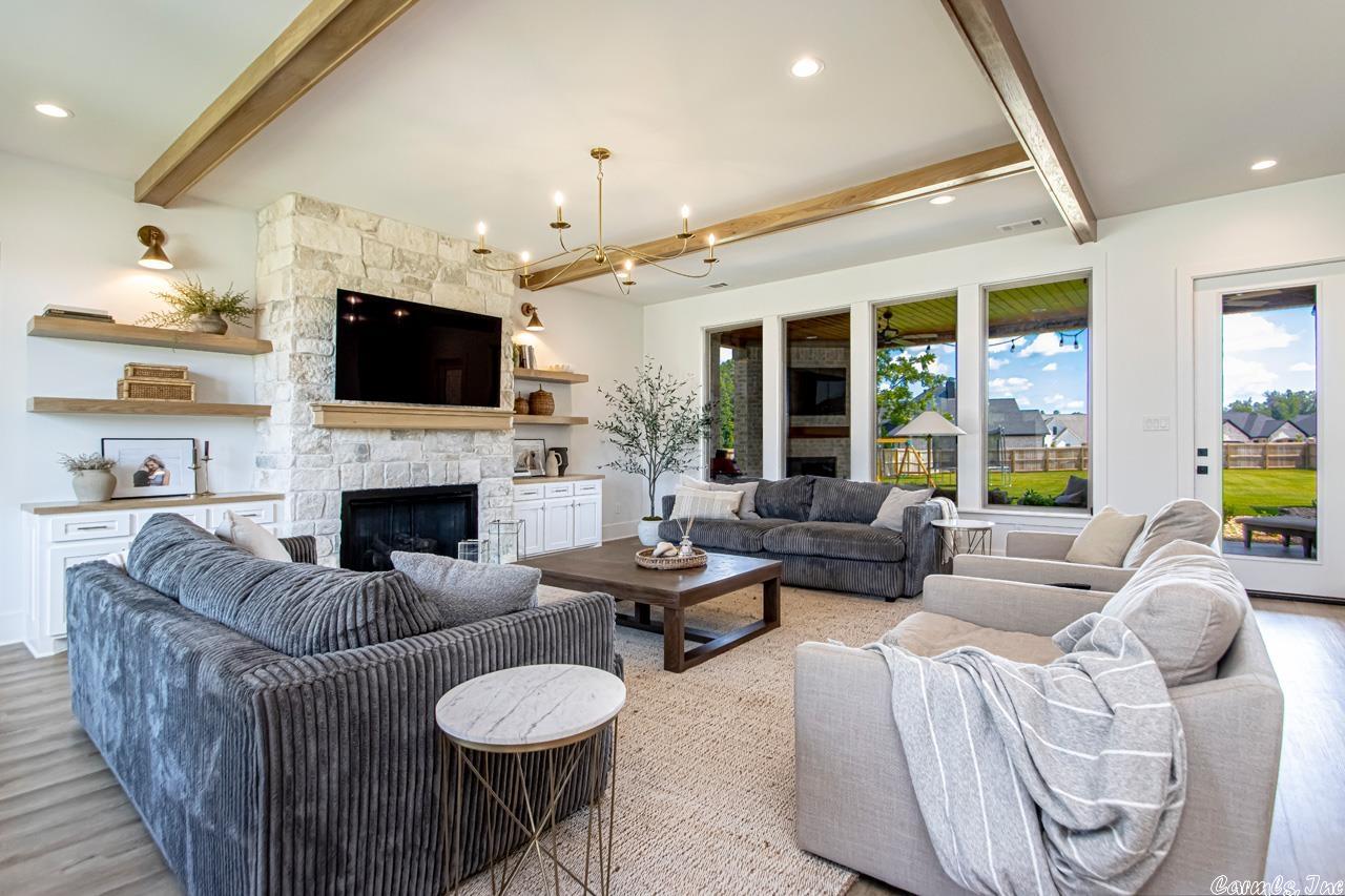 THE POINTE HURRICANE ESTATES - Residential