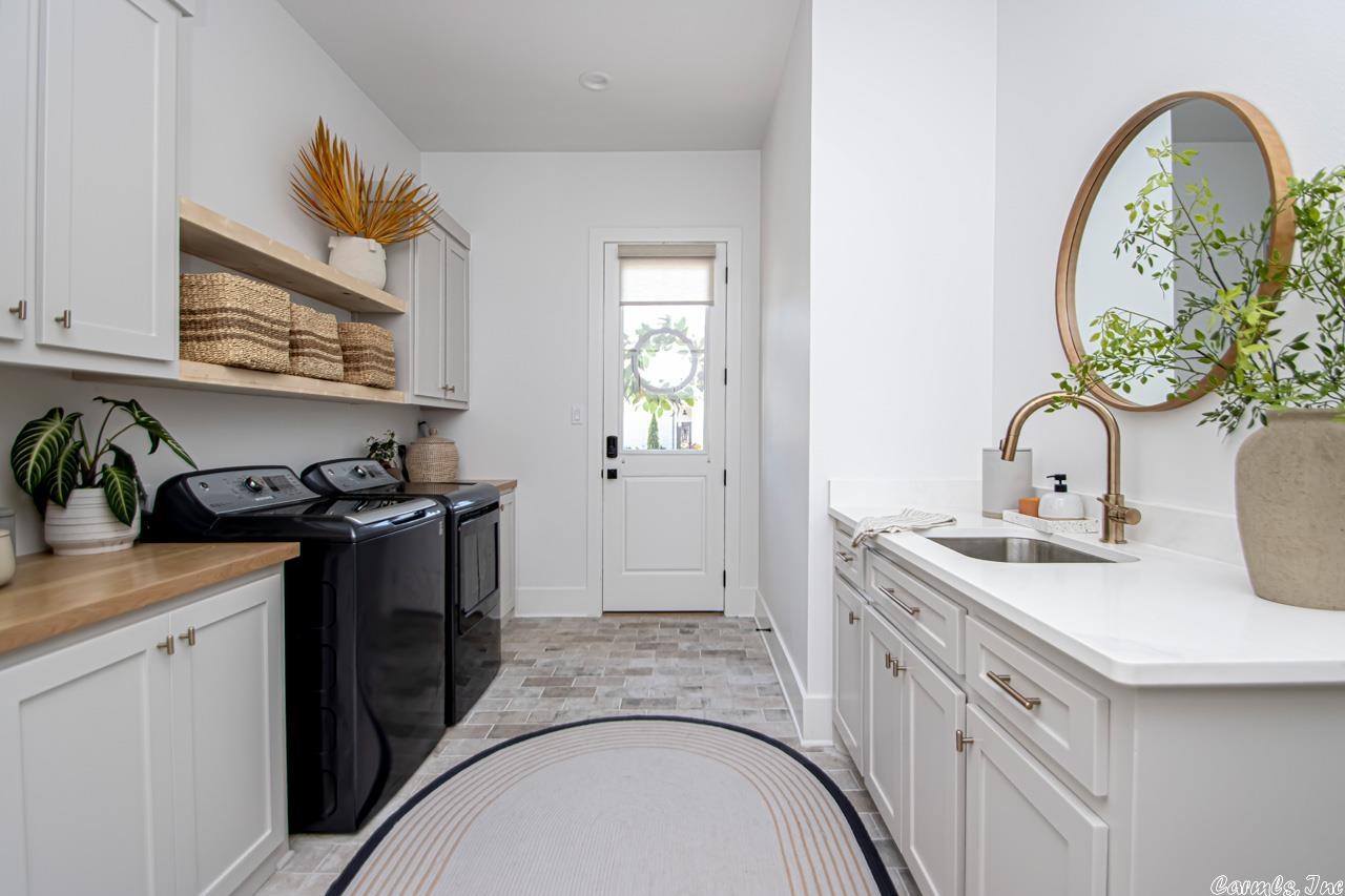 THE POINTE HURRICANE ESTATES - Residential