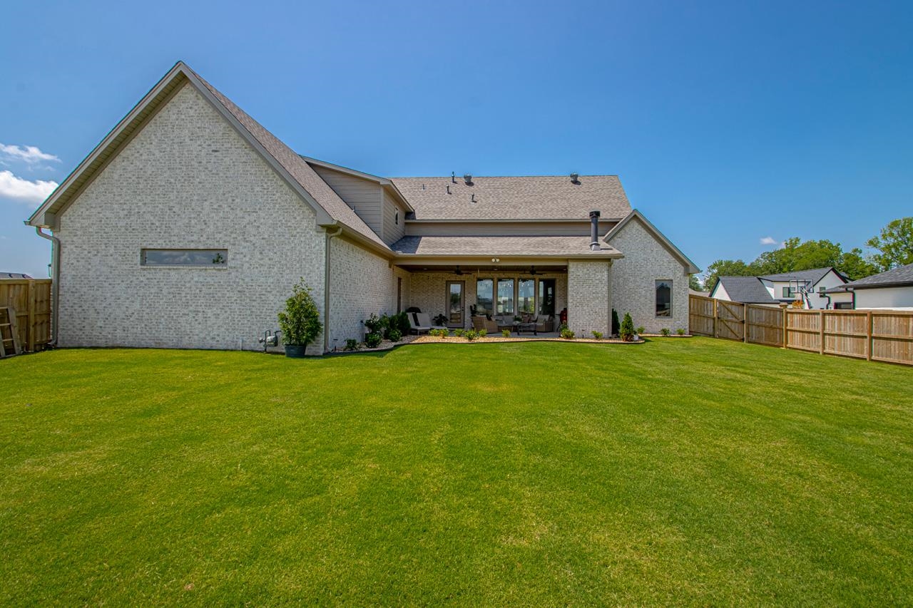 THE POINTE HURRICANE ESTATES - Residential