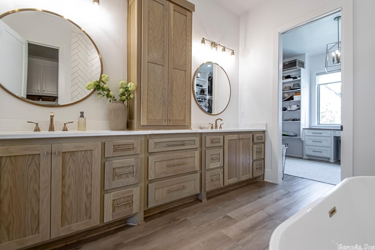 THE POINTE HURRICANE ESTATES - Residential