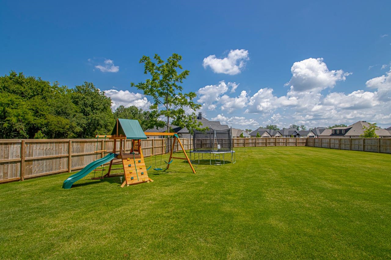 THE POINTE HURRICANE ESTATES - Residential