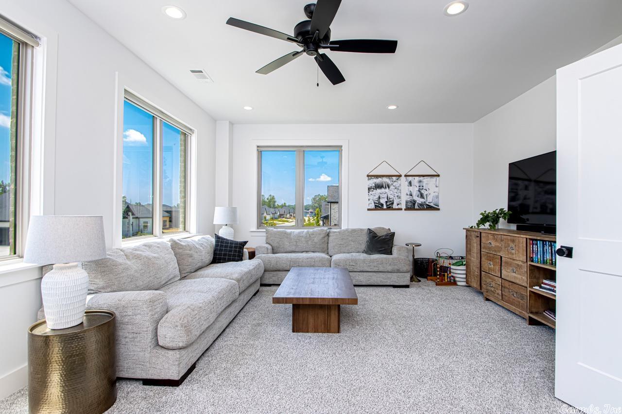 THE POINTE HURRICANE ESTATES - Residential