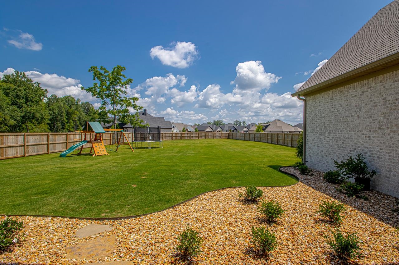 THE POINTE HURRICANE ESTATES - Residential