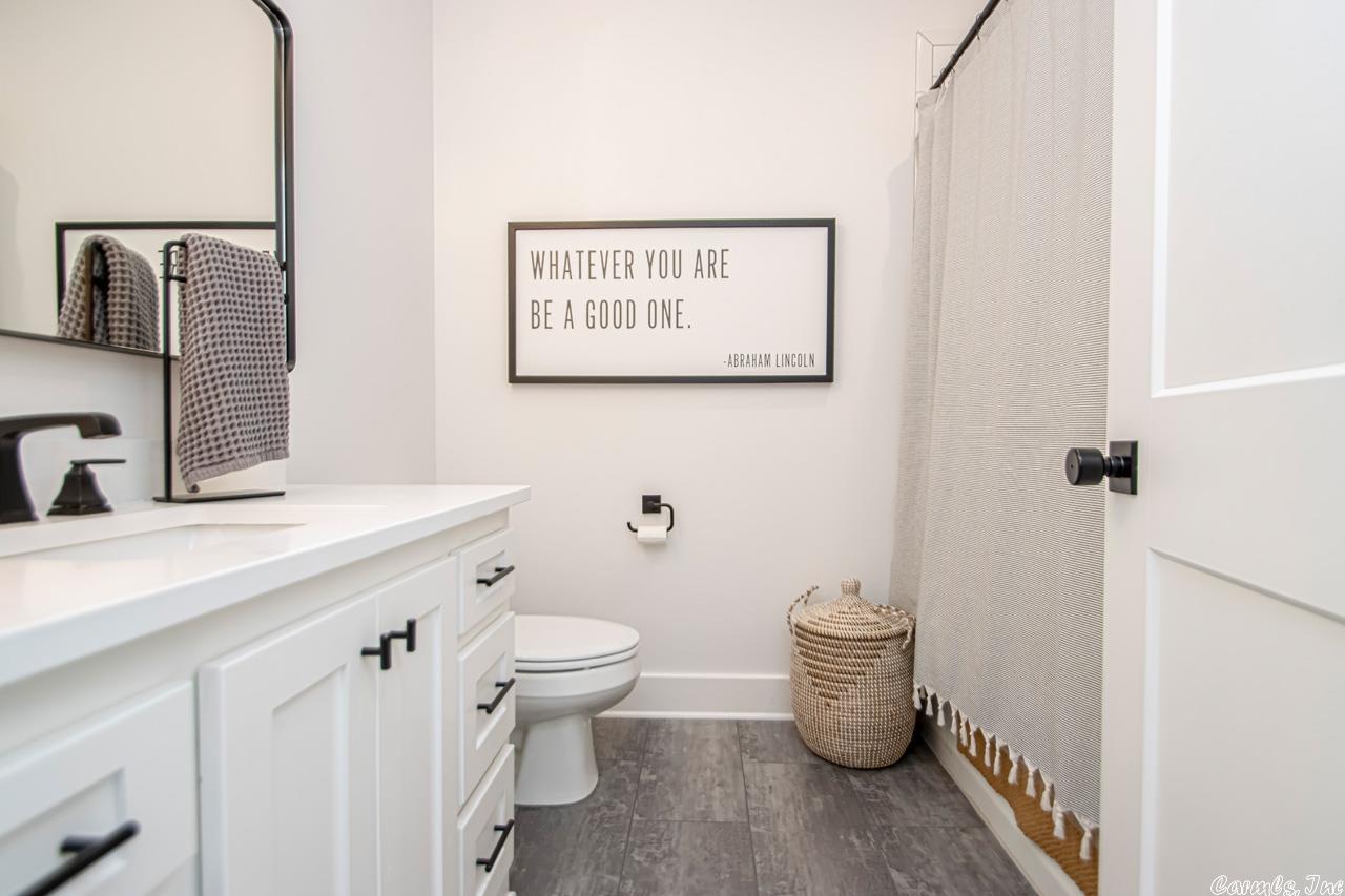 THE POINTE HURRICANE ESTATES - Residential