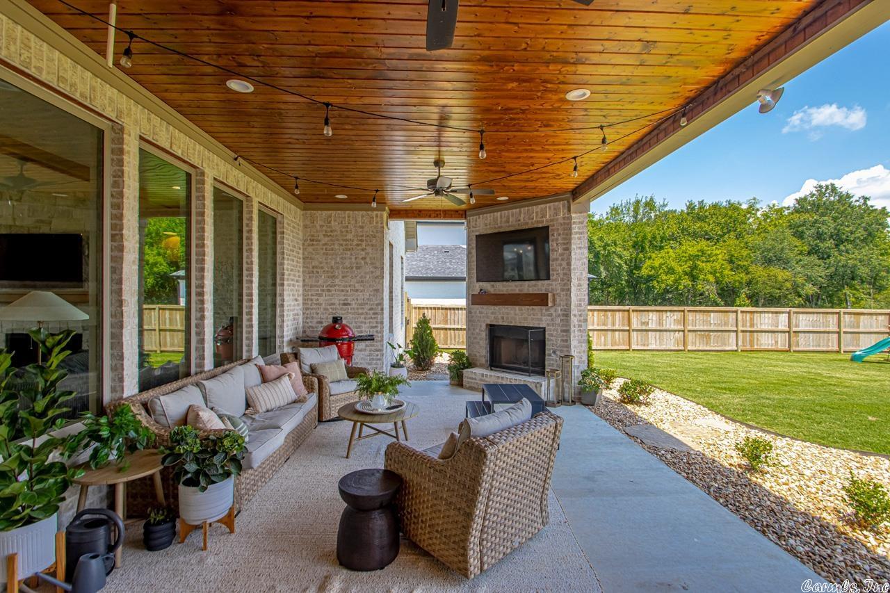 THE POINTE HURRICANE ESTATES - Residential