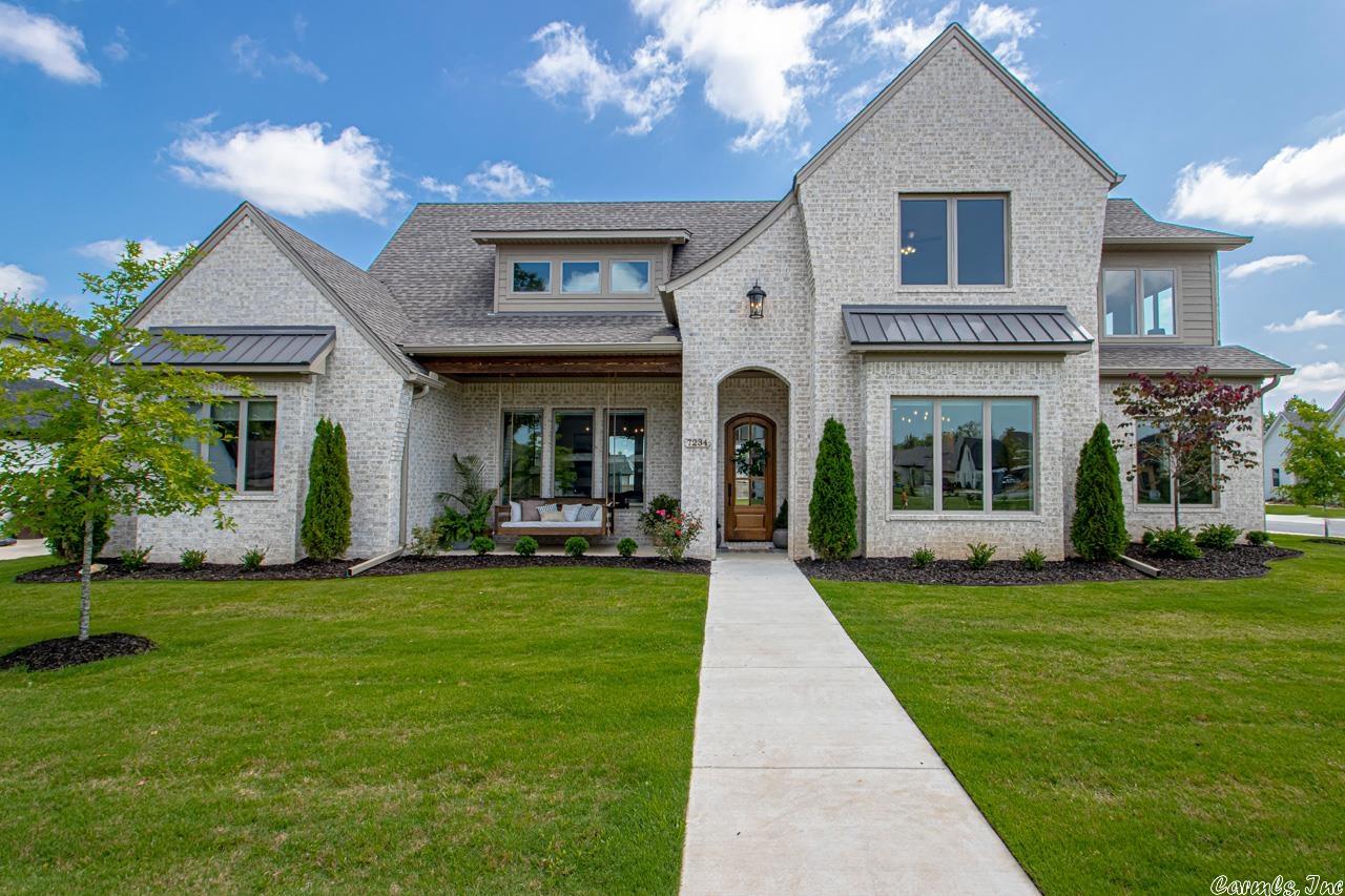 THE POINTE HURRICANE ESTATES - Residential