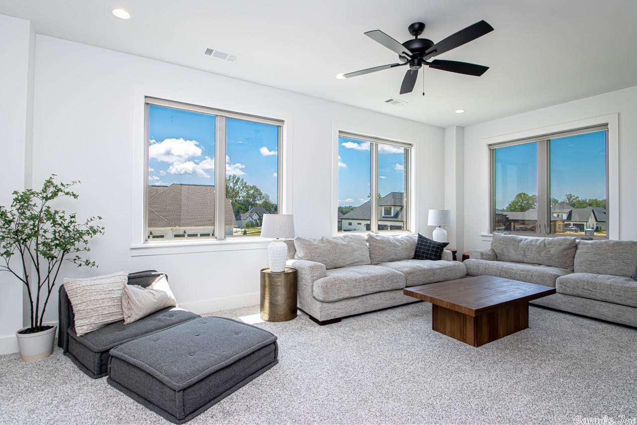 THE POINTE HURRICANE ESTATES - Residential